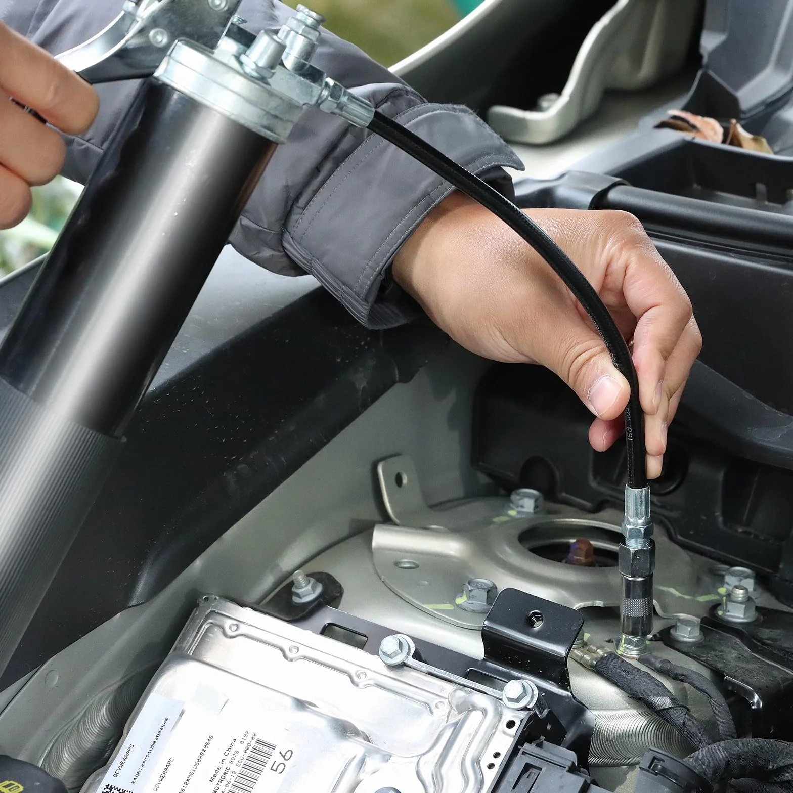 CCLIFE Jednoręczny smarowania 6000 PSI z uchwytem pistoletowym i dźwignią do smarowania 400 g kartuszy, 12-calowym wężem elastycznym i metalowym przedłużeniem
