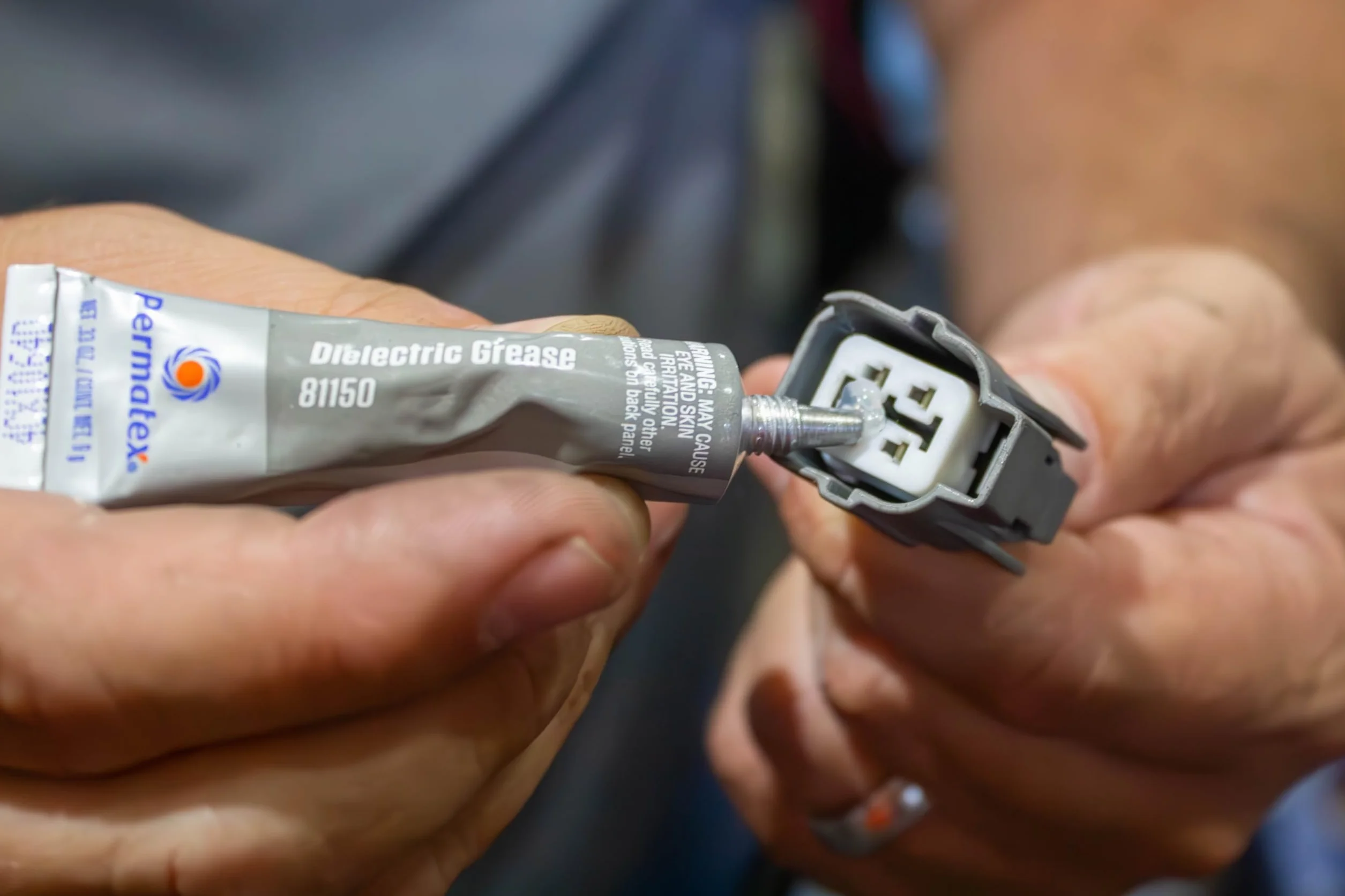 Permatex 81150 Grease Dieelectric Tune-Up, chroni połączenia od soli, brudu i korozji, zapobiegaj iskrzeniom i uszkodzeniom 1 x 9g