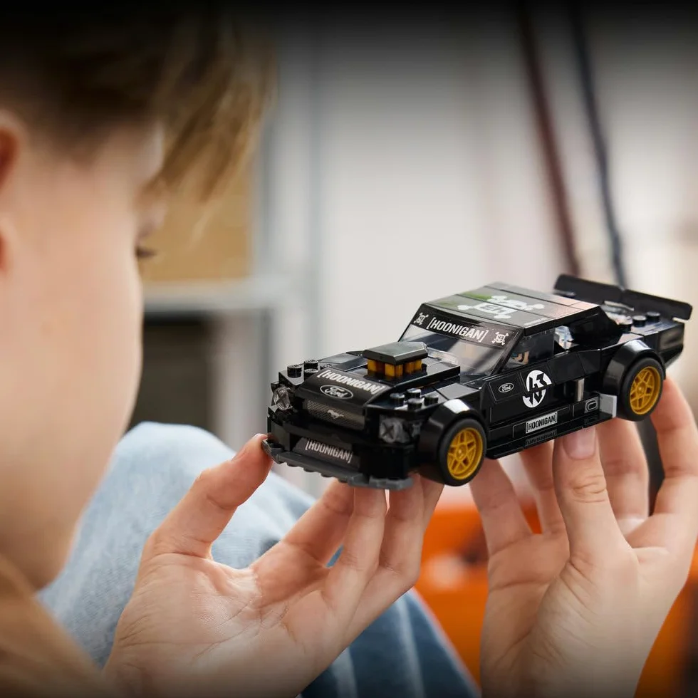 LEGO Speed Champions 65 Ford Mustang Hoonicorn V1 Kena Blocka, zabawka konstrukcyjna dla chłopca lub dziewczynki, zestaw z samochodem wyścigowym dla dzieci, pomysł na prezent dla 9-latka 77262