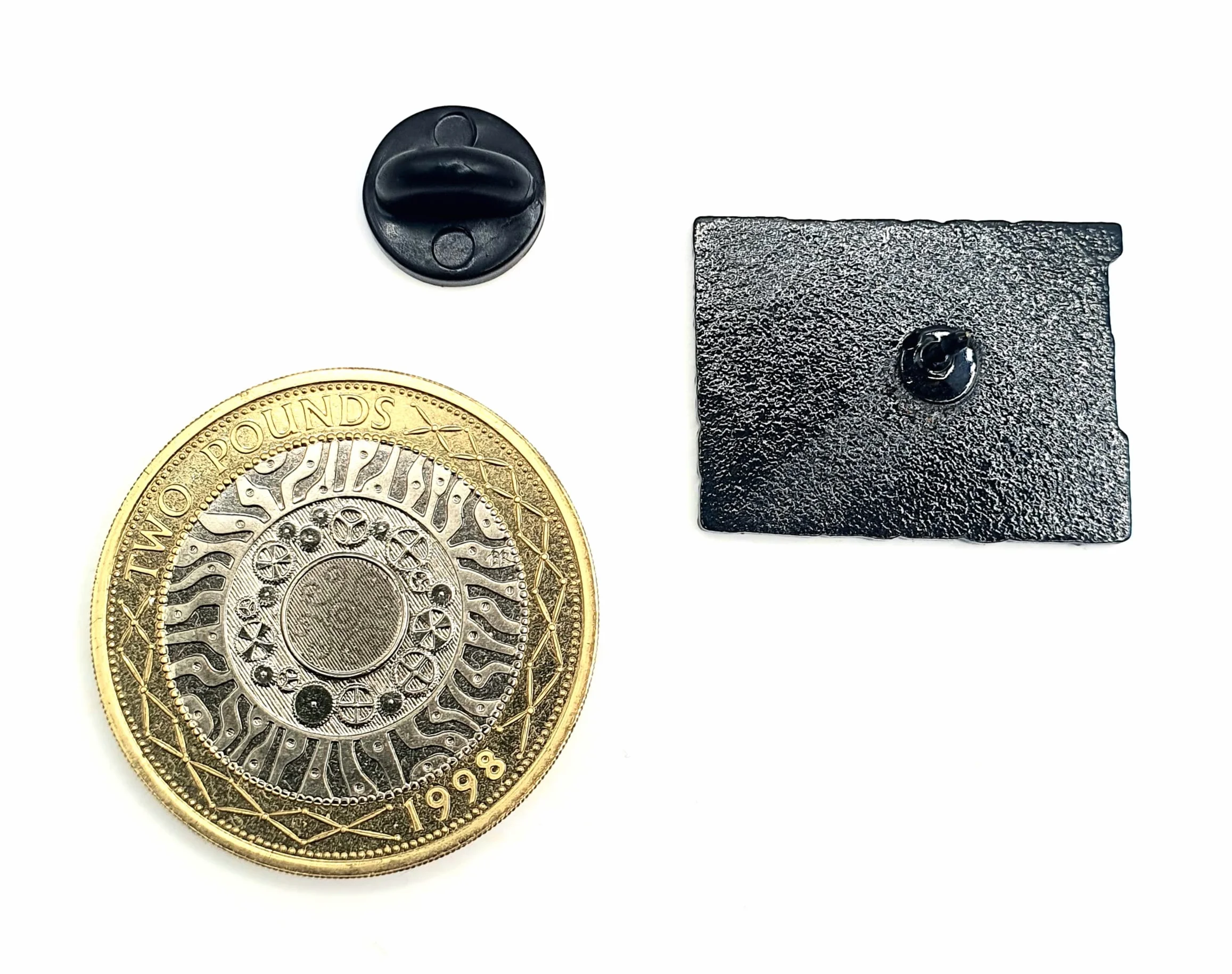 'Trust Me Im An Engineer' STEM Engineering czarna metalowa emaliowana przypinka odznaka, Metal