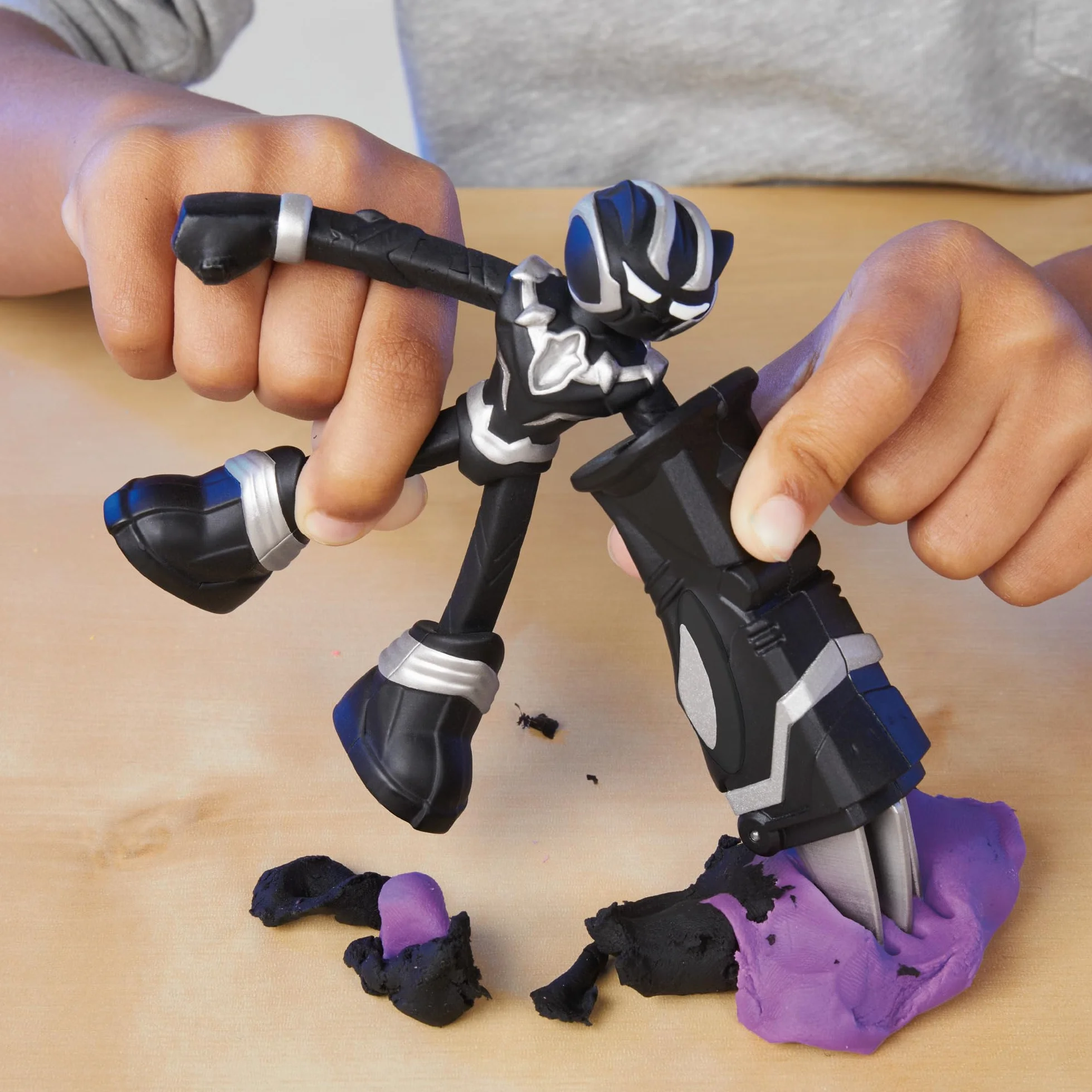 Play-Doh Zestaw do zabawy z figurkami Przygody superbohaterów Marvela z ciastoliną Play-Doh