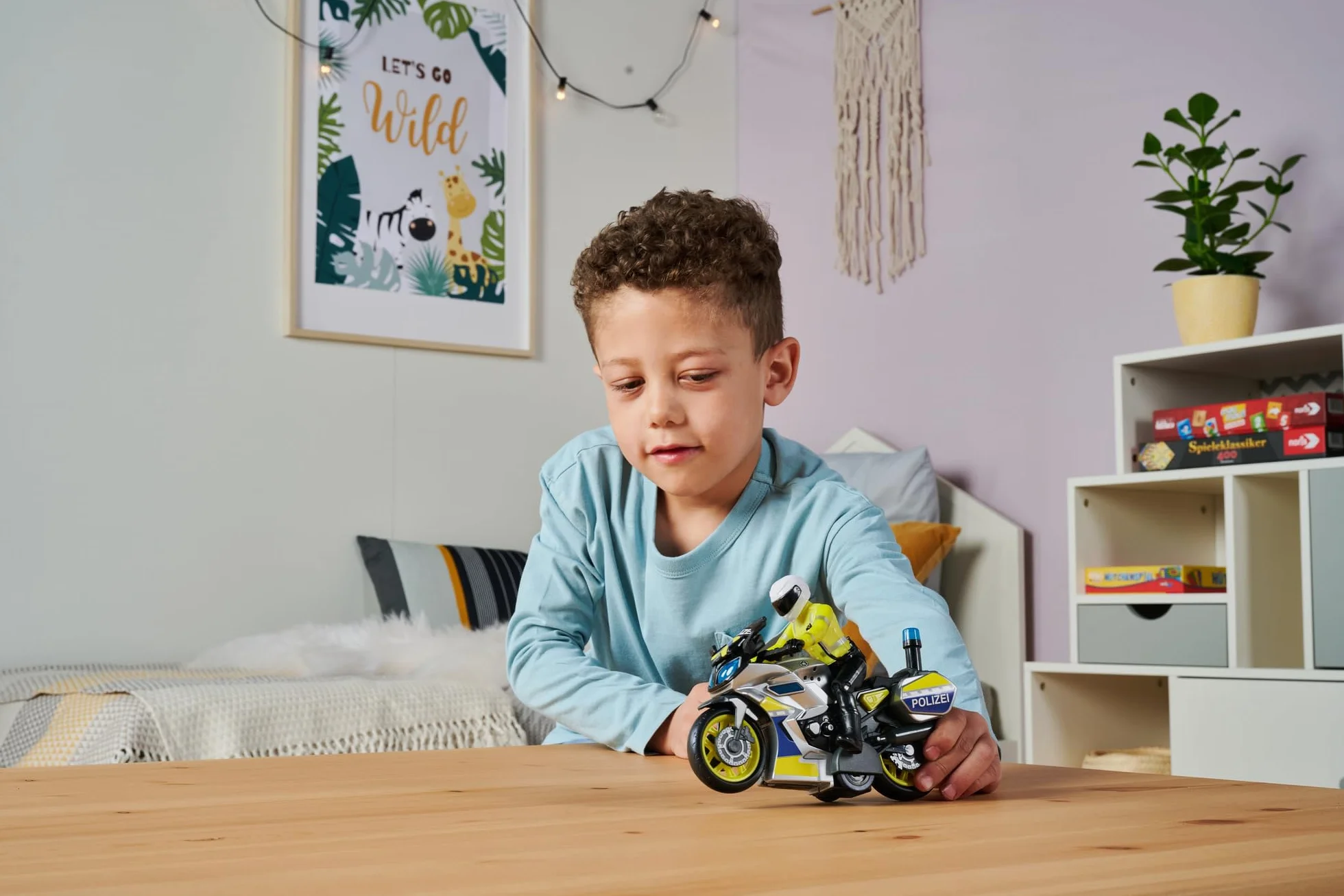 Dickie Toys Motocykl policyjny – zabawka motocyklowa z figurką policjanta, dla dzieci od 3 lat, z niebieskim światłem i syreną, wolnobieg, długość 17 cm