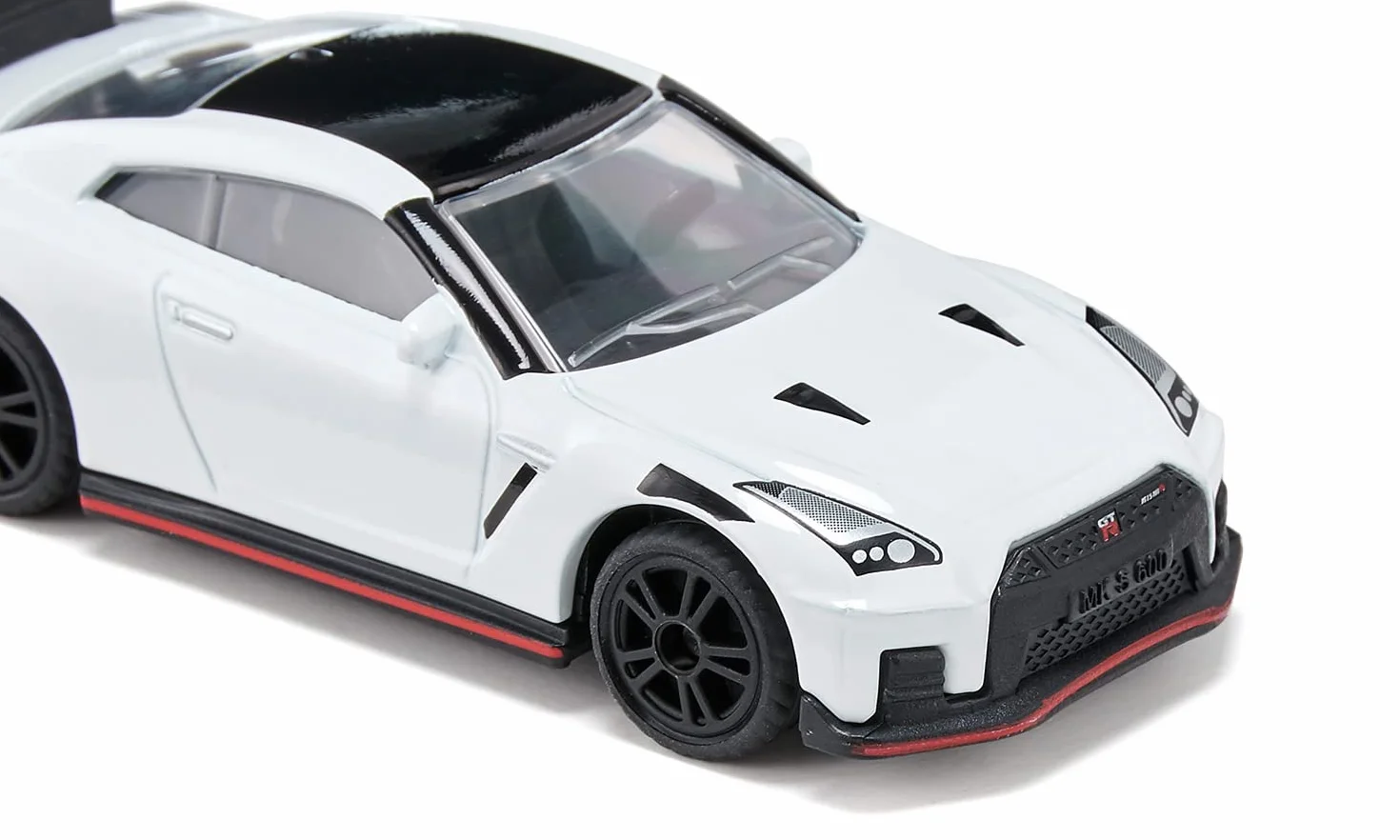 Siku 1579, Nissan GT-R Nismo, Zabawkowy samochód, Metal,tworzywo sztuczne, Czarny,biały, Z gumowymi oponami i spojlerem
