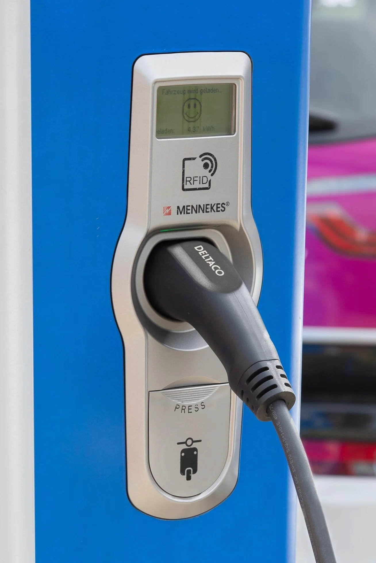 DELTACO Kabel do ładowania EV typu 2 Mennekes 3-fazowy 16A 11kW 3m