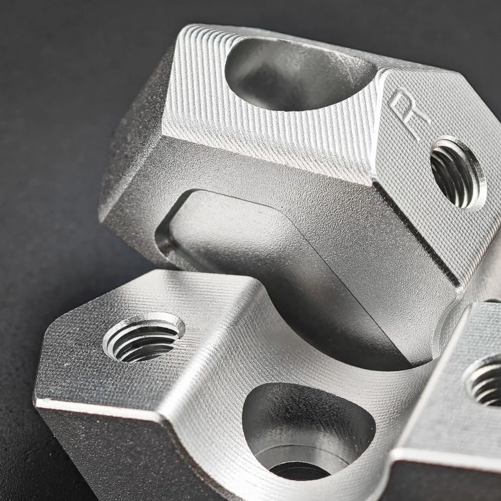 Kierownica Riser Clamp Podnośnik Kierownicy Motocykla Pasuje Do BMW F800GS F800 F 800 GS 2023 2024 2025 Akcesoria Uchwyt Powrót Przesuń Podnośnik(Silver-With Logo)