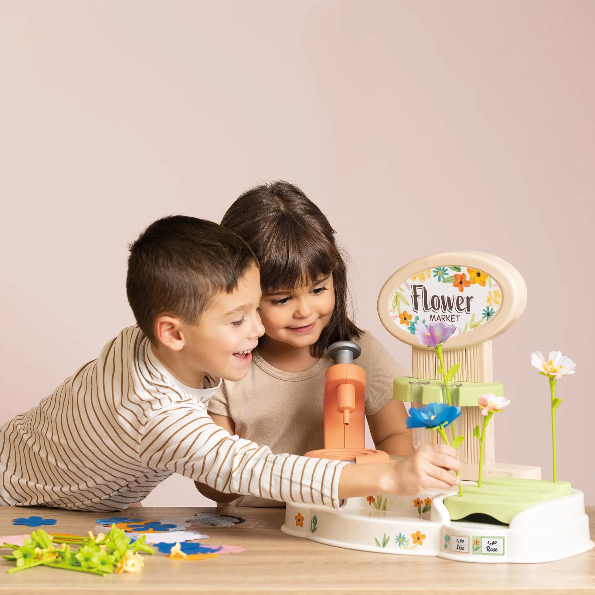 Smoby 7600350407 Kreator kwiatów 104 akcesoria do wykonania własnych kwiatów, zestaw DIY odpowiedni dla dzieci od 3 lat