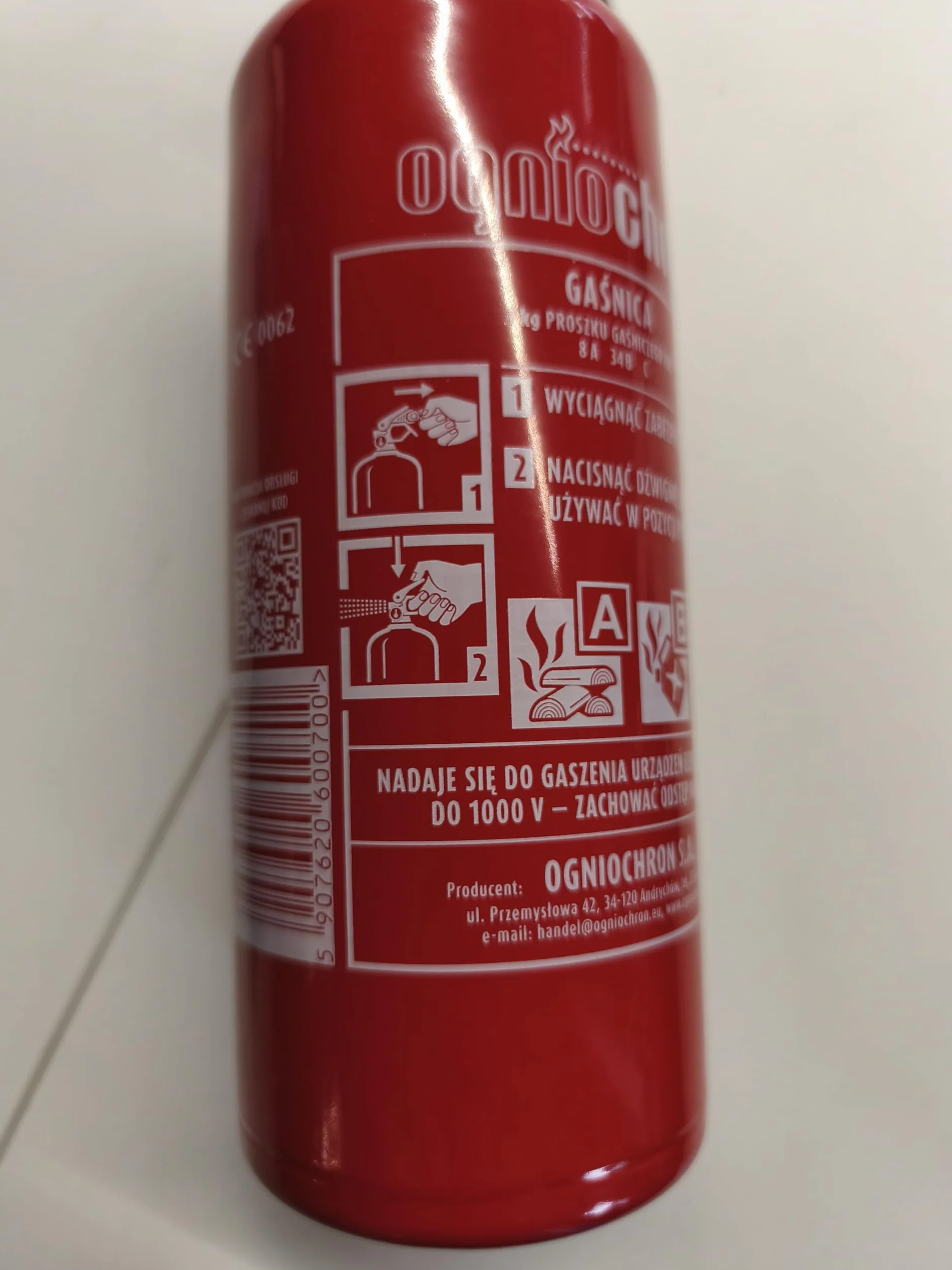 GAŚNICA SAMOCHODOWA 1 KG ABC Z MANOMETREM UCHWYT NA RZEP APTECZKA DIN13164