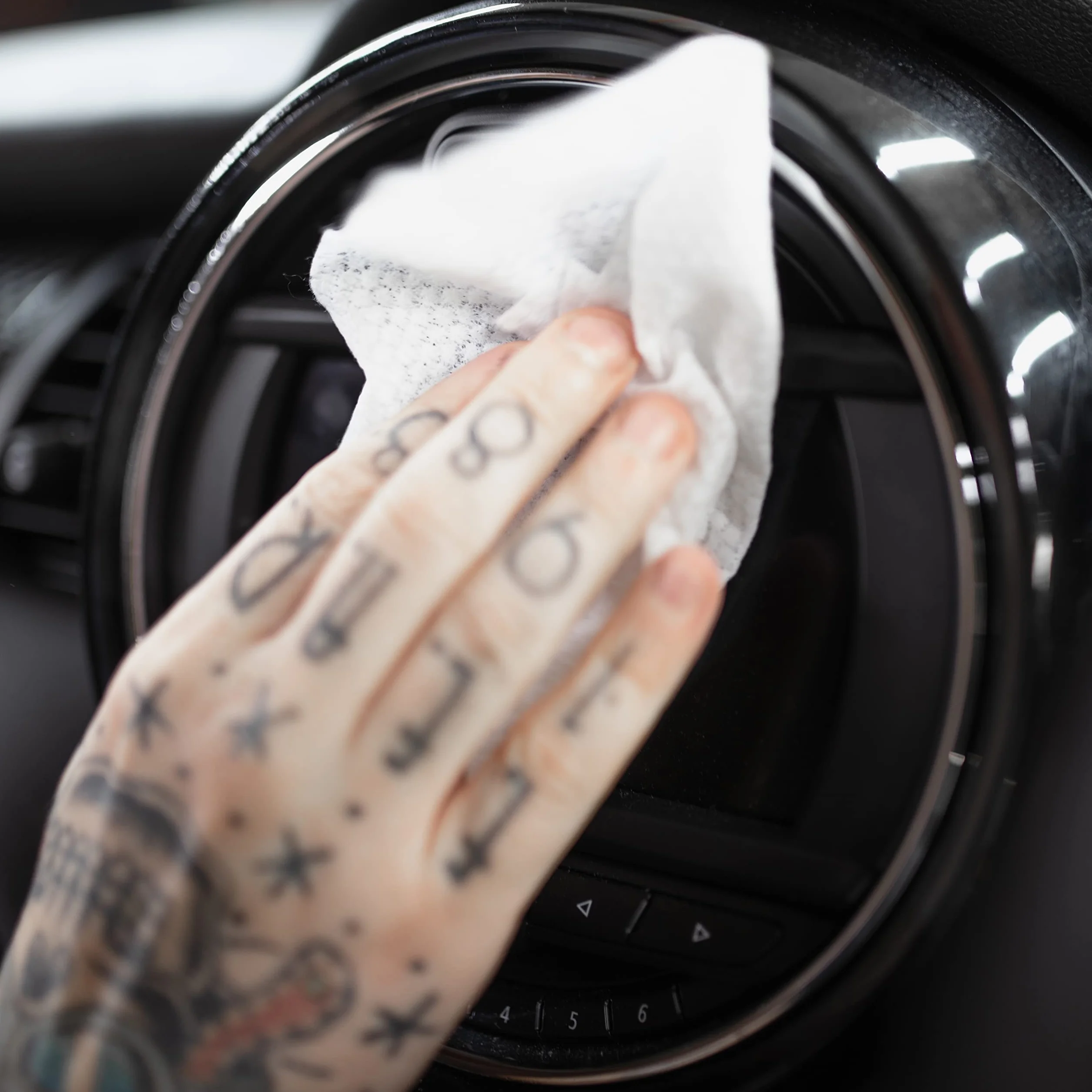 Meguiar's G13600EU Quik chusteczki do czyszczenia detali wewnętrznych 30 sztuk
