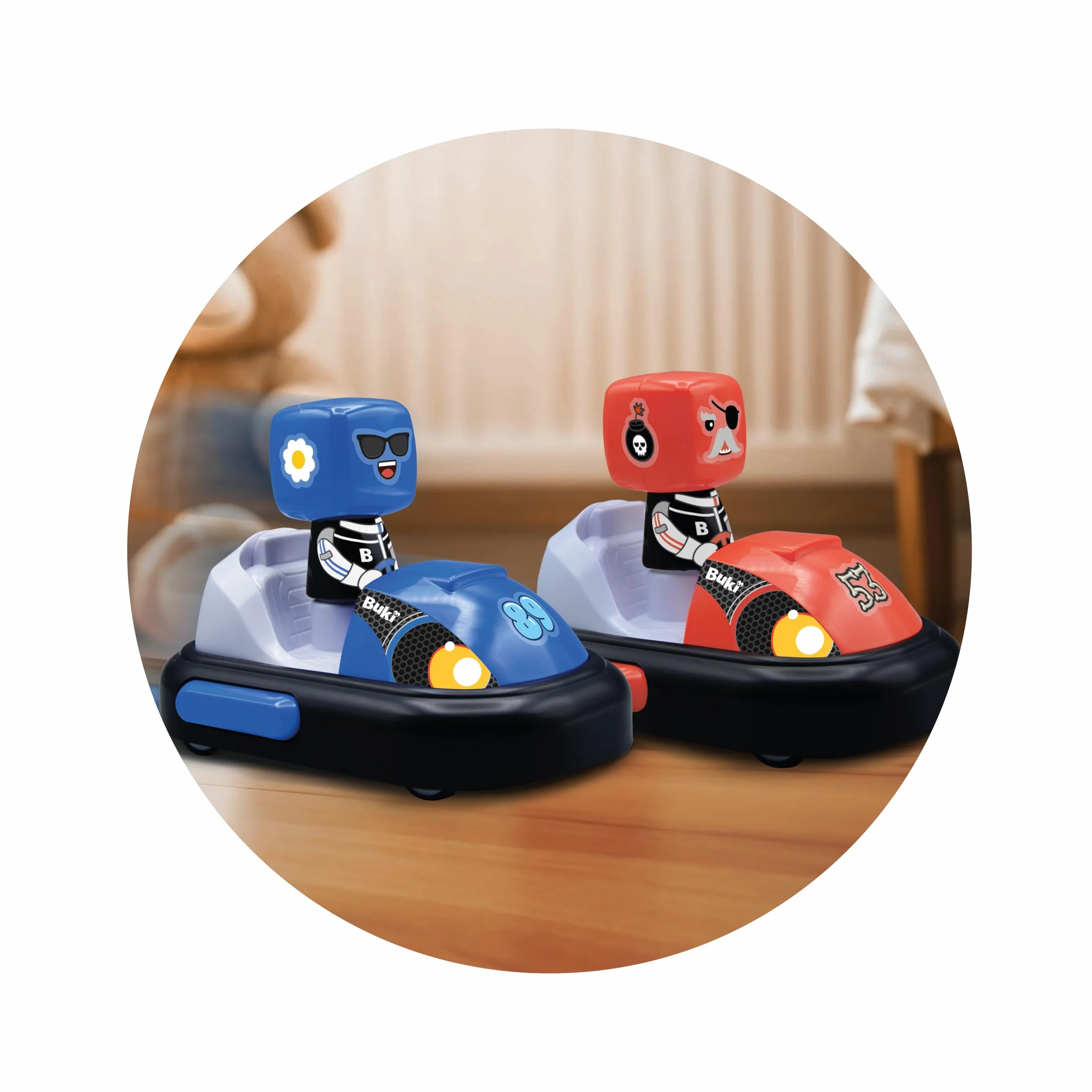 Zdalnie sterowane Super Gokarty - Zestaw 2 samochodów RC z trybami wyścigów i bitwy - Gokarty z możliwością ładowania USB + naklejki z możliwością personalizacji - zabawka dla dzieci 6 lat + - 37296
