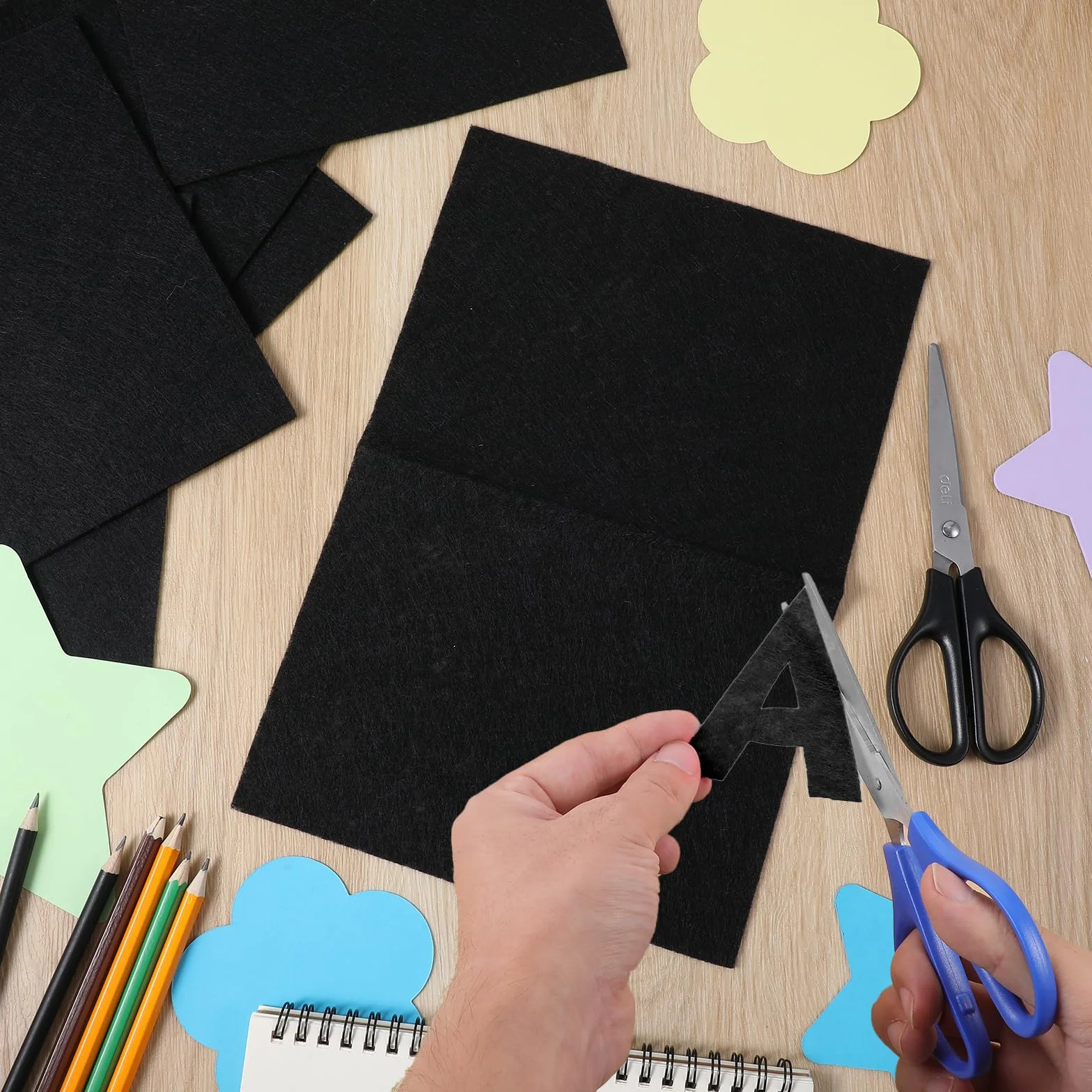 CIATBYYJ 10 sztuk filcu do majsterkowania, czarny filc, ręcznie obsługiwane, filcowe arkusze do dekoracji DIY i imprez dla dzieci (20 x 30 cm)
