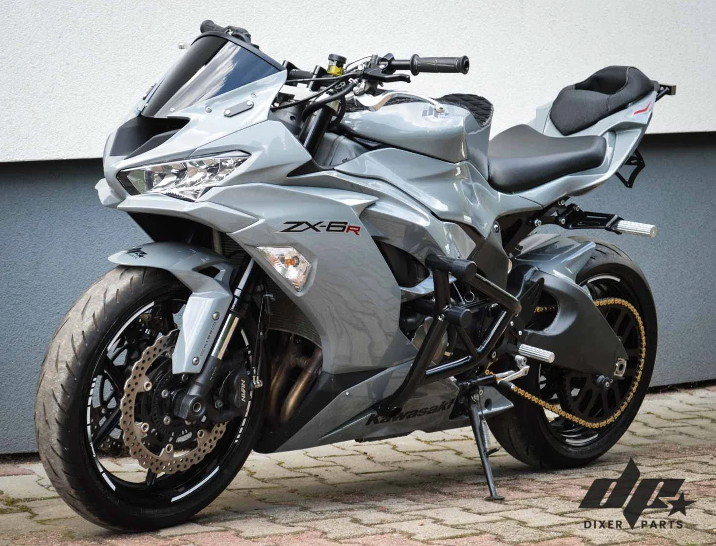 Mocowanie Zbiorniczka Hamulcowego Regulowane Uniwersalne Cafe Racer Stunt