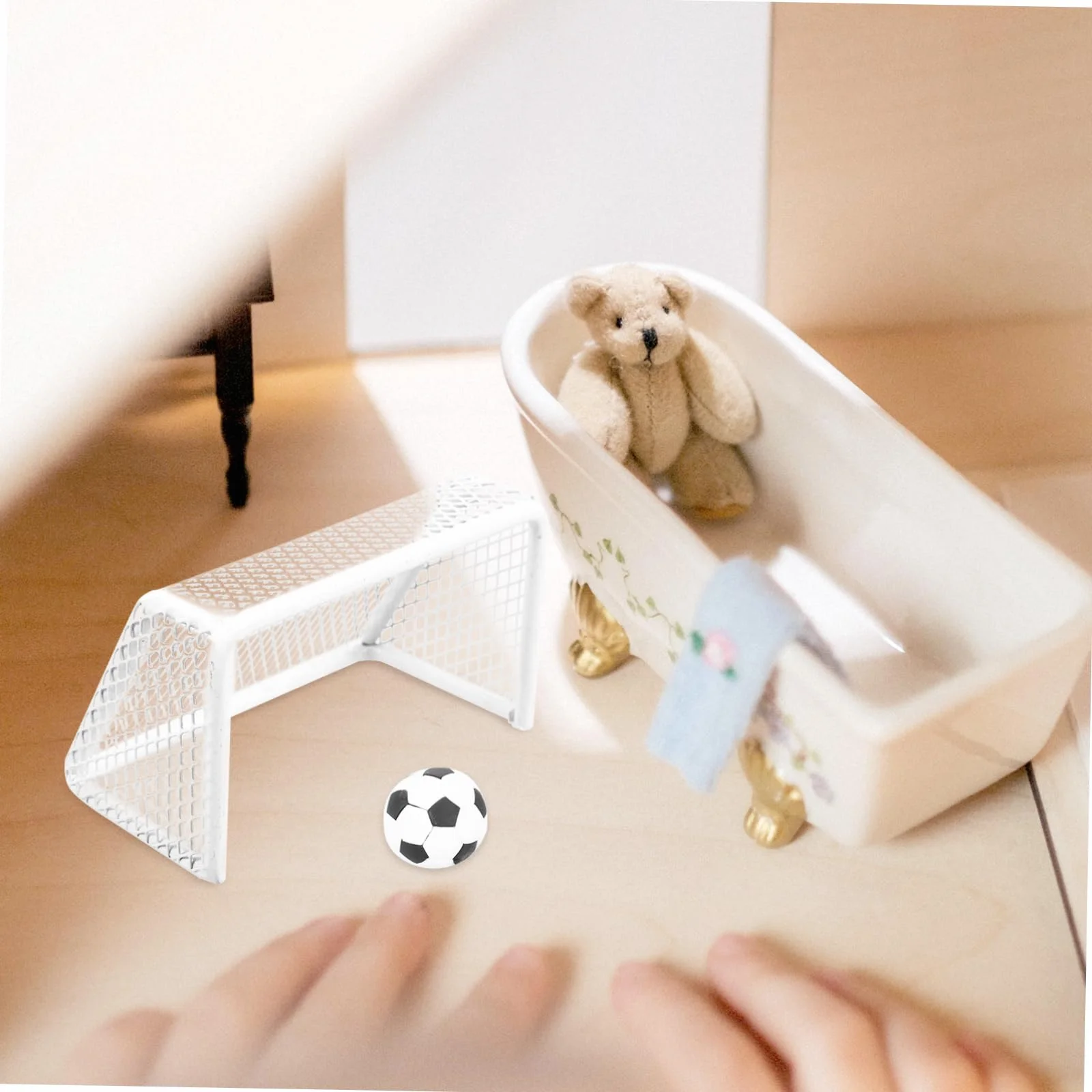 Miniaturowy Zestaw Piłki Nożnej Do Domku dla Lalek z Trwałą Metalowo Plastikową Bramką i Piłką Przenośna Dekoracja Sportowa dla Miniaturowych Domków