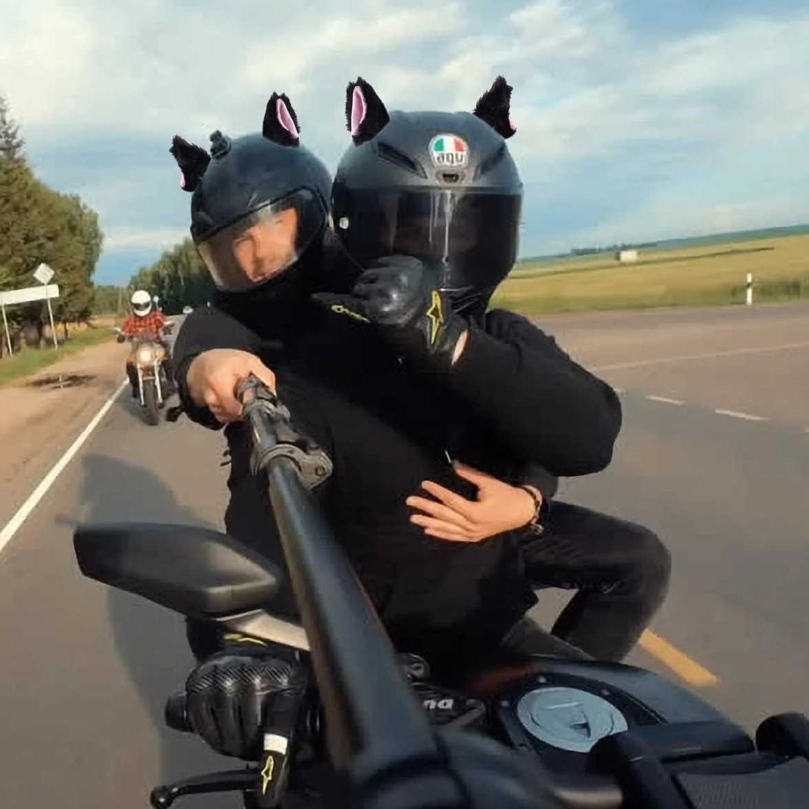 Uszy kasku, uszy kasku narciarskiego, uszy kasku motocyklowego, dekoracja kasku motocyklowego, odpowiednie do kasków motocyklowych, kasków narciarskich, kasków rowerowych itp.