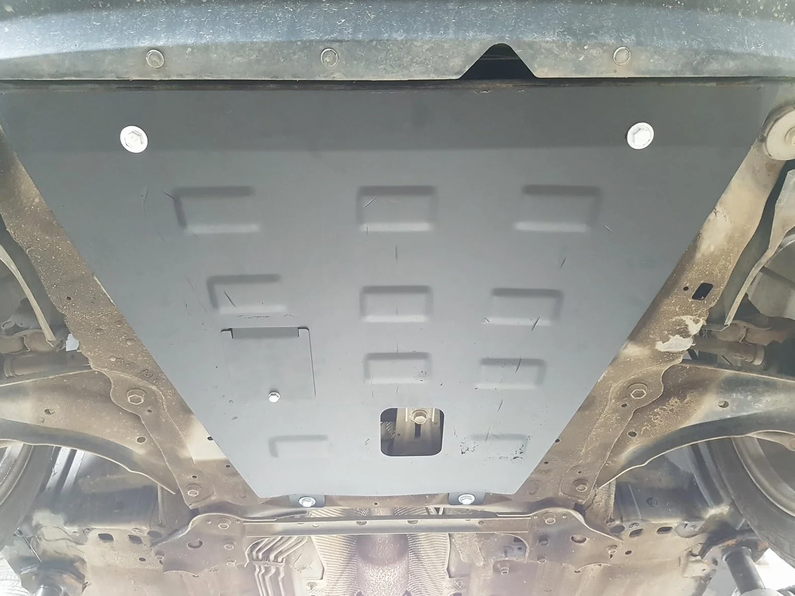 Osłona podsilnika metalowa do Nissan Juke 2010-2019