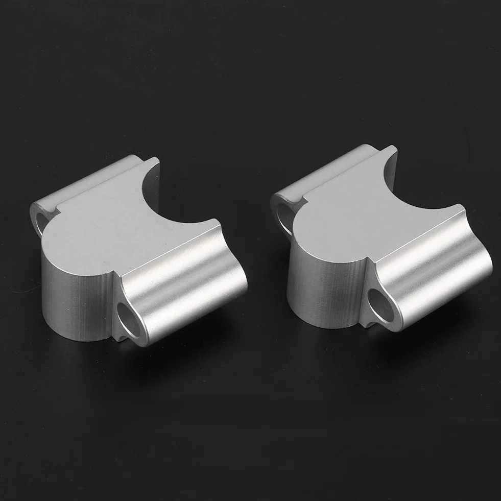 Riser Kierownica Uniwersalny Ze Stopu Aluminium 7/8'' 22 mm z Zaciskiem Zwiększonym do Motocykla Dirt Bike ATV (Srebrny chrom)