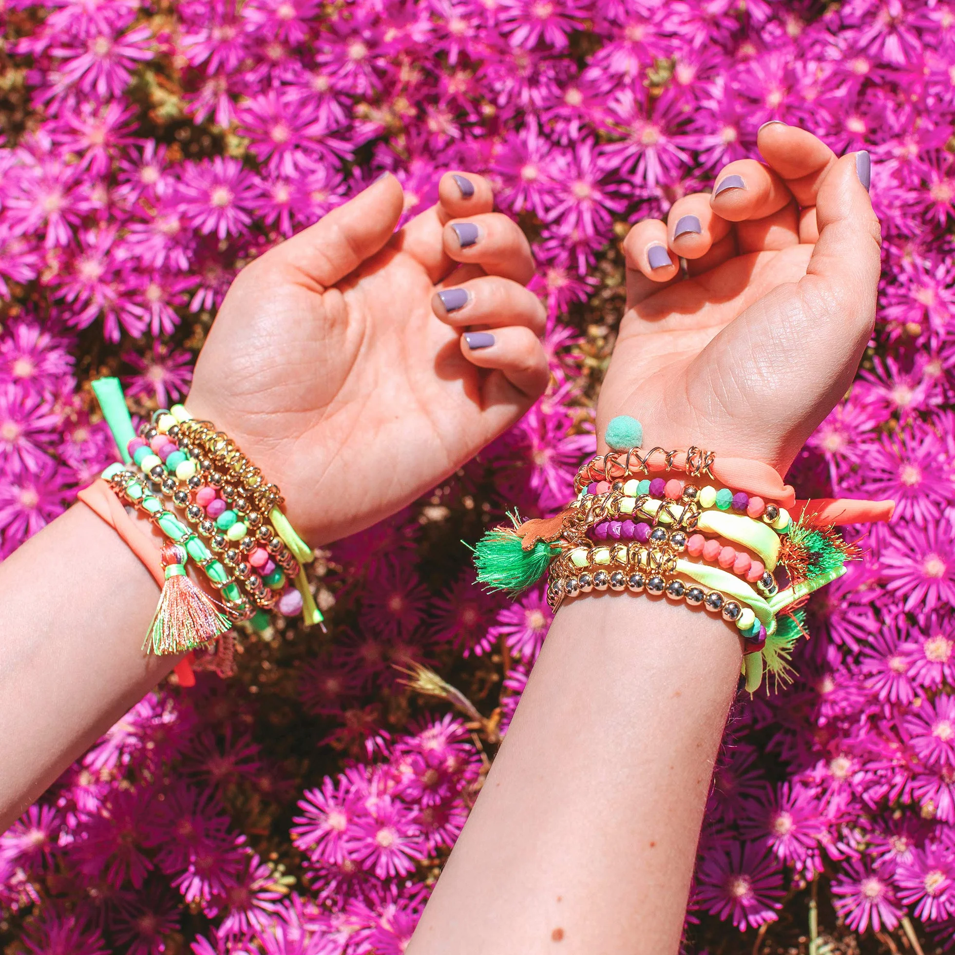 Make It Real Bracelet Making Kit with Neon Bracelet Beads - Girls Friendship Jewellery - Arts and Crafts for Kids