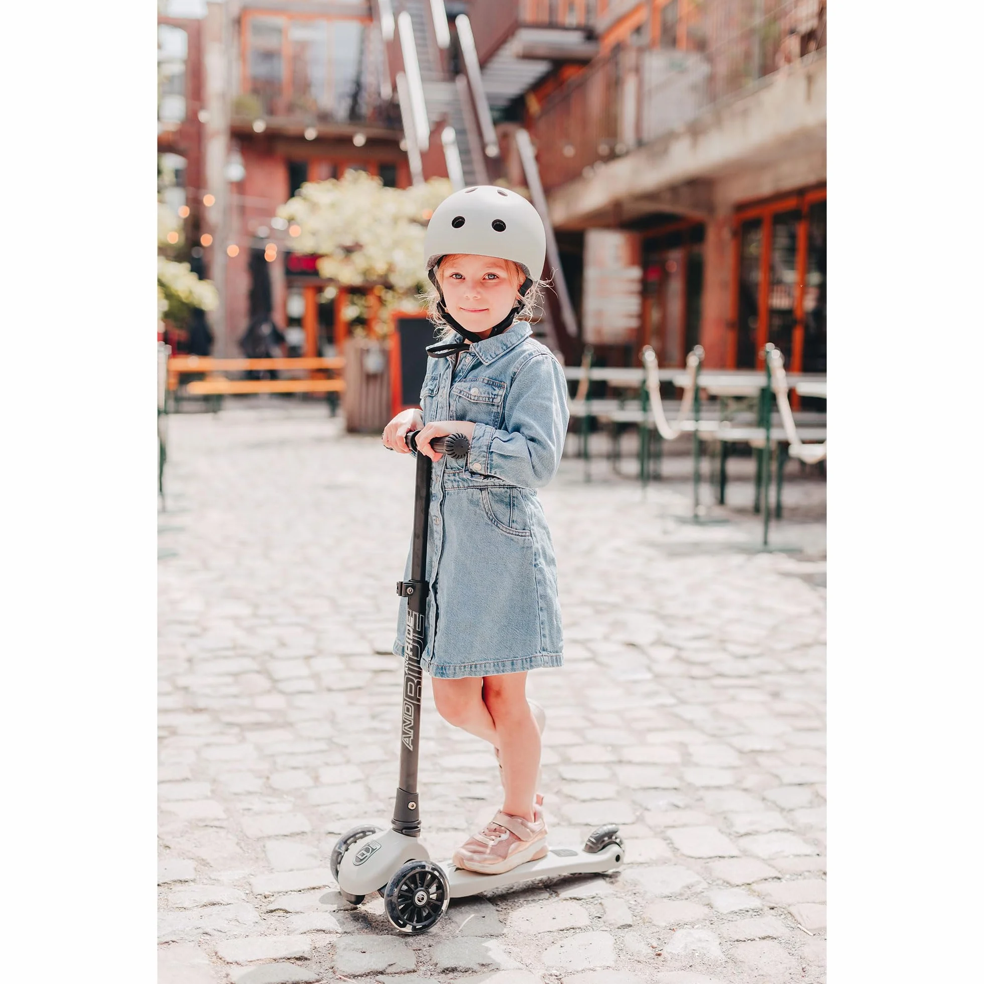 Scoot & Ride Highwaykick 3 LED hulajnoga z tworzywa sztucznego/metalu, wymiary: ok. 55 cm x 15 cm x 24 cm, 96344