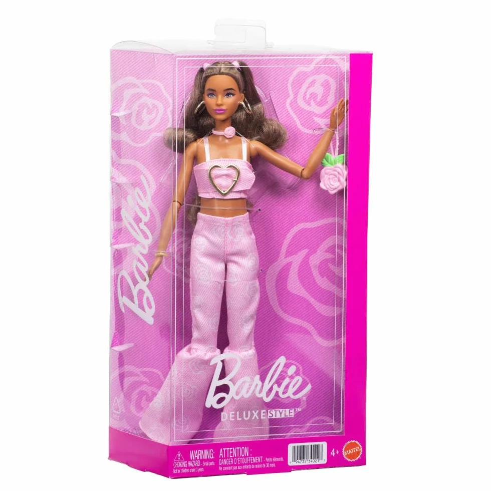 Barbie Deluxe Style Różowy denim Lalka #12 Falowane brązowe włosy, crop top i spodnie dzwony w róże, akcesoria, w tym torebka-róża i biżuteria, zabawka dla dzieci 4+, JJN72
