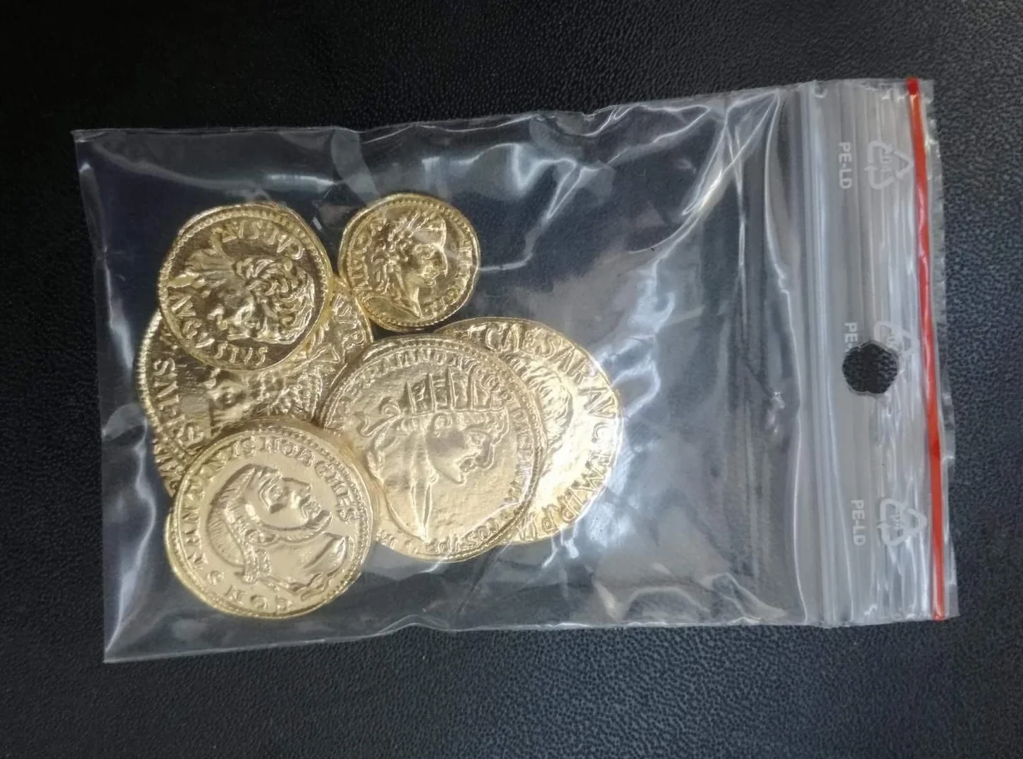 Rzymskie antyczne monety - pozłacany metal - zestaw 8 sztuk - reprodukcja rzemieślnicza