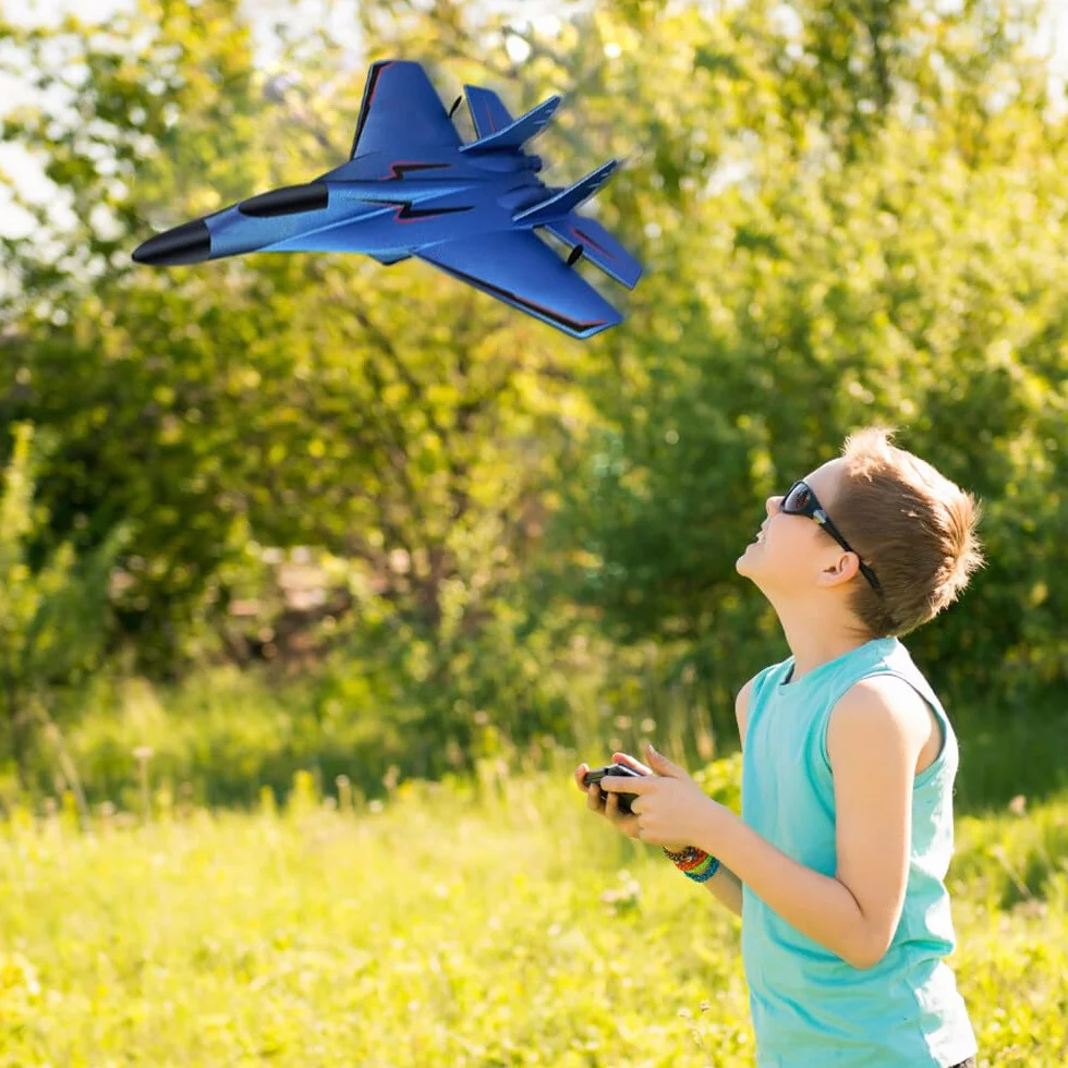 Samolot RC 2CH zdalnie sterowany z 2,4 GHz, światło LED, pilot zdalnego sterowania, zabawka do styropianu i ładowanie przez USB
