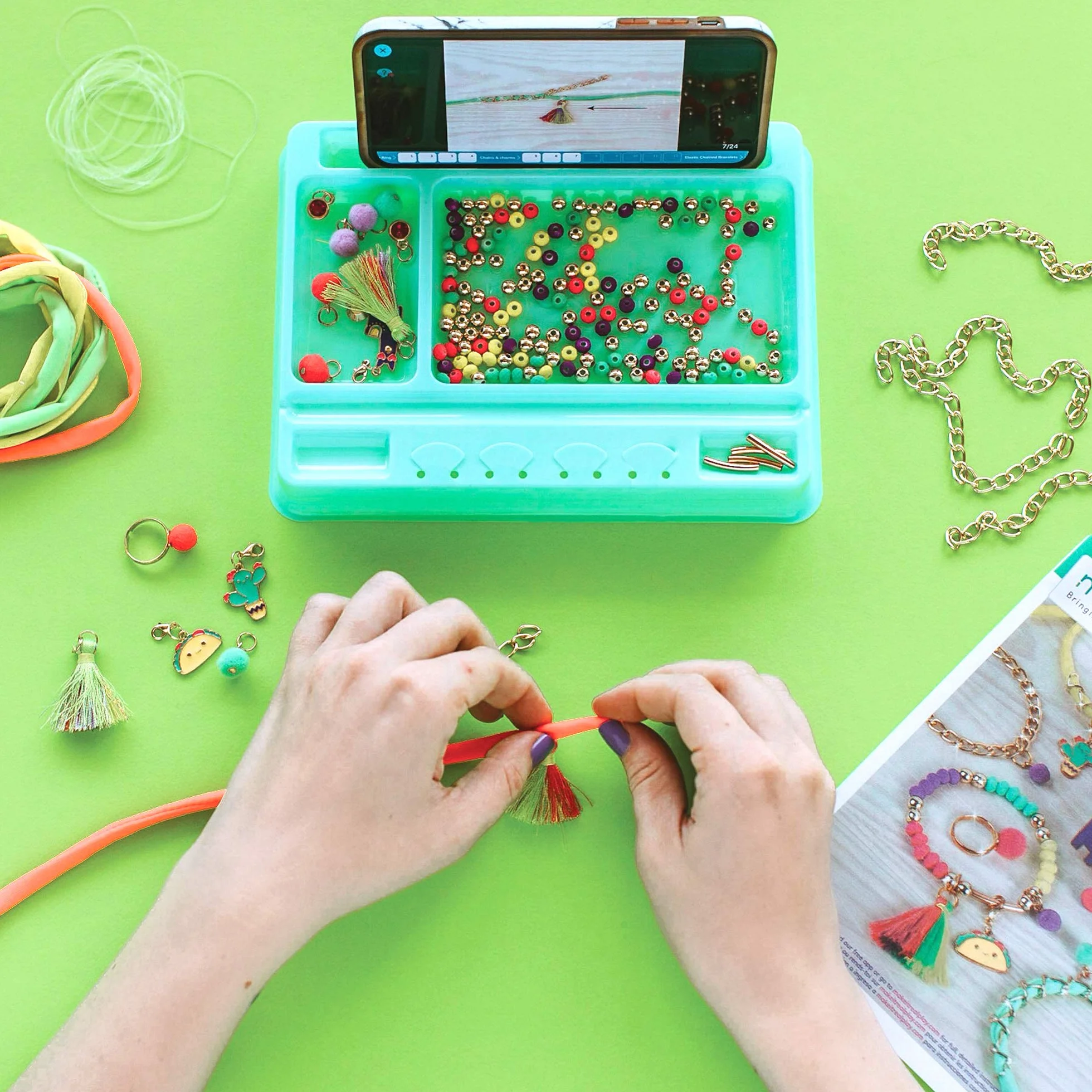 Make It Real Bracelet Making Kit with Neon Bracelet Beads - Girls Friendship Jewellery - Arts and Crafts for Kids