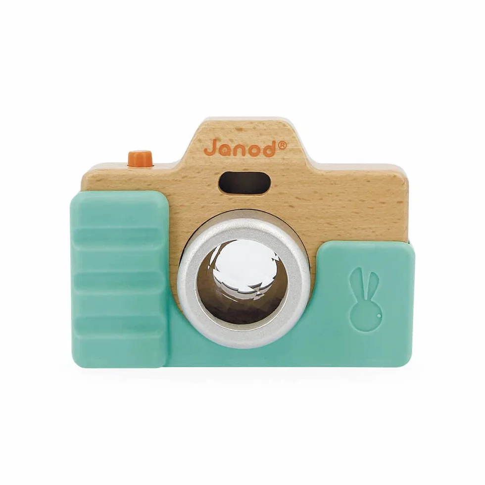 Janod - First Age Camera - Drewniana zabawka imitująca - Dźwięk i oświetlenie, zabawka pobudzająca zmysł i umiejętności motoryczne - silikonowa powłoka - farba wodna - od 18 miesięcy, J05381