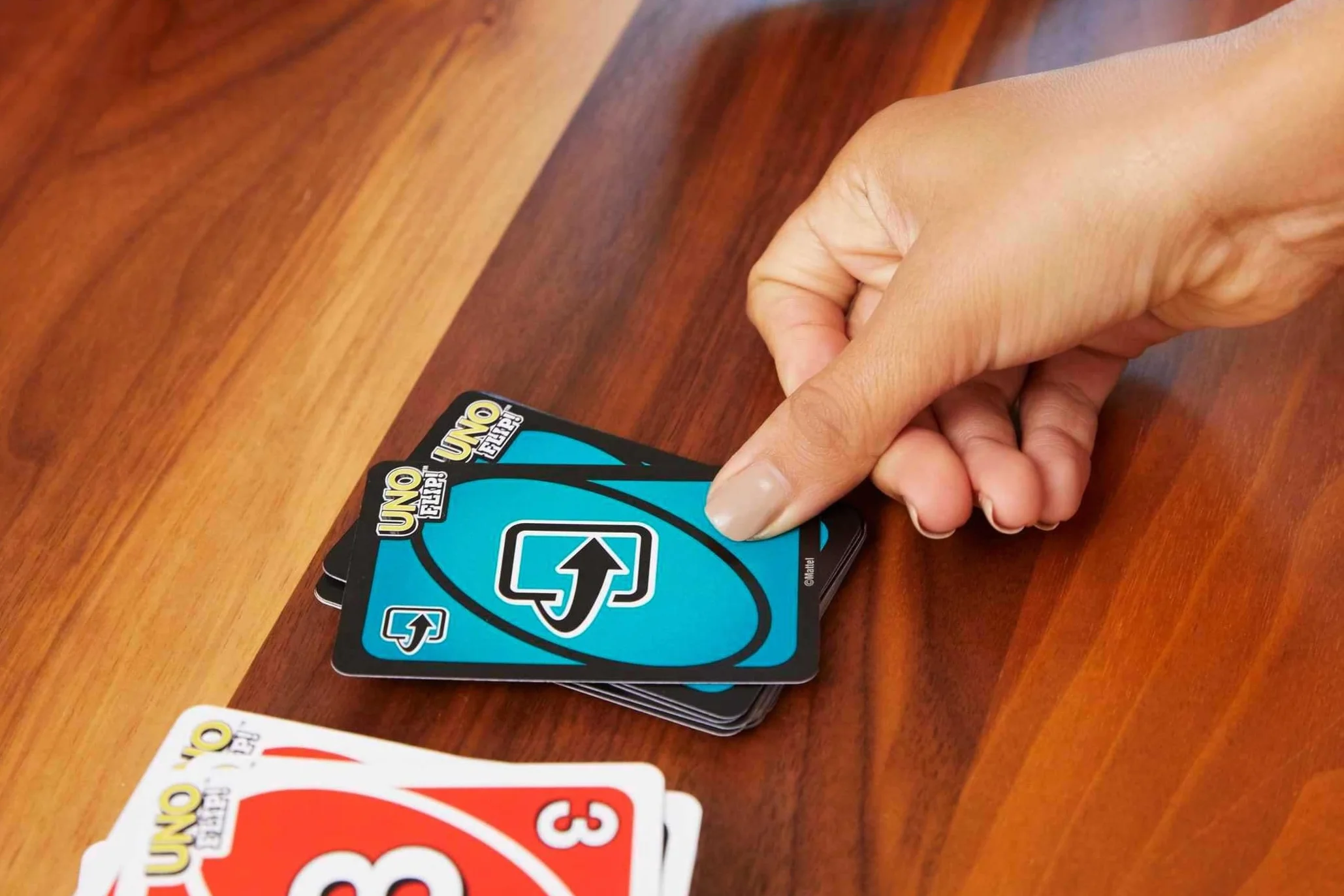 Mattel Games UNO Flip Klasyczna Gra Karciana z Nowym Akcentem w Solidnym Metalowym Pudełku, dla Dzieci od 7 lat, GDG37