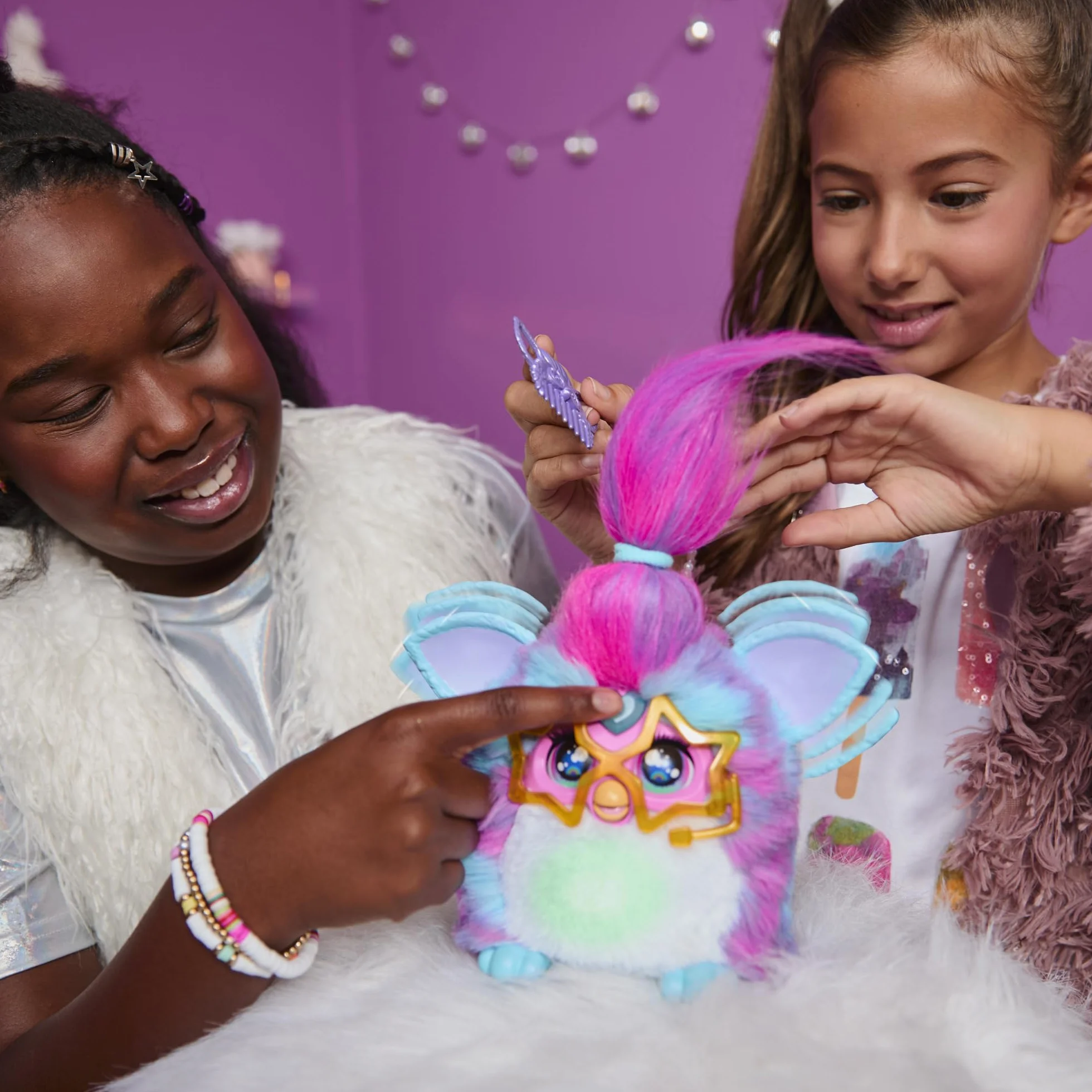 Interaktywna pluszowa zabawka elektroniczna Furby Vibes Blue Razz dla dziewczynek i chłopców w wieku od 6 lat