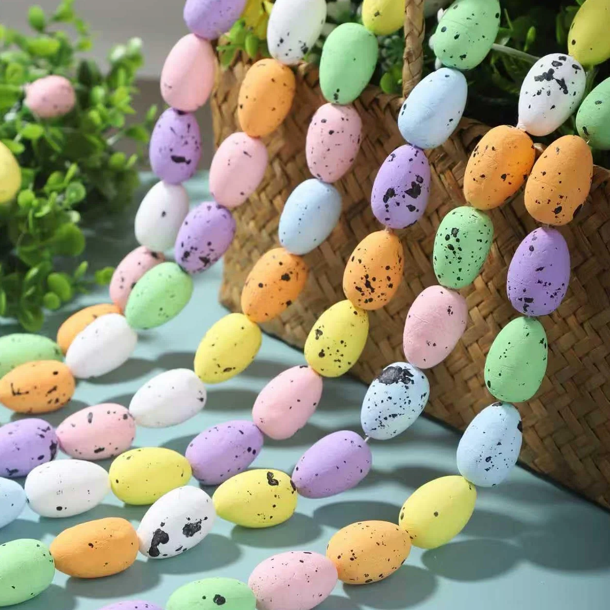 50 sztuk dekoracyjnych jajek wielkanocnych - kolorowe jajka wielkanocne z kropkami do DIY, mini jajka wielkanocne jako ozdoba, dekoracja stołu i wypełnienie wielkanocnego koszyka, wielokrotnego użytku