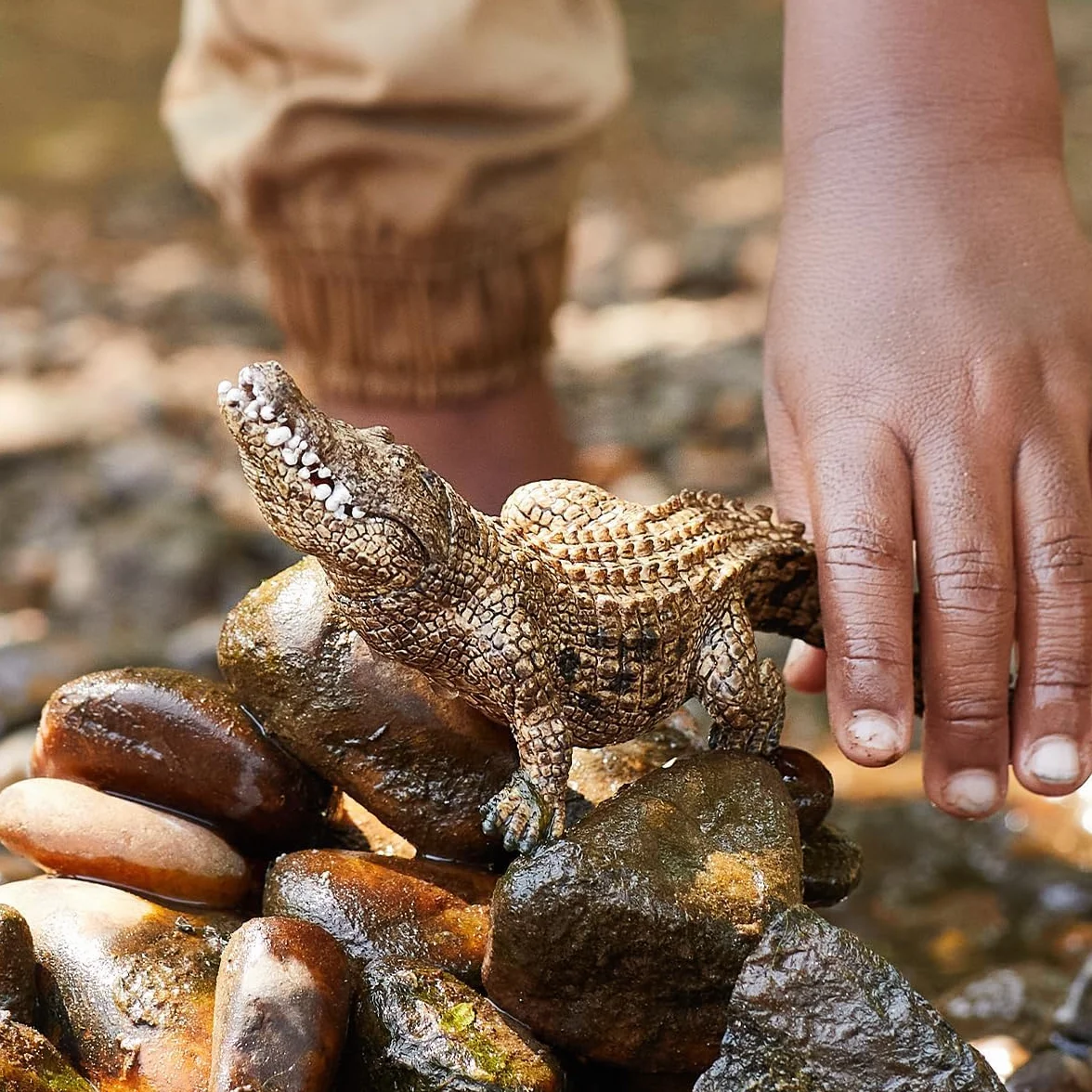schleich WILD LIFE | Aligator 14727 | Szczegółowa figurka zwierzęcia | Zabawka zoo | Prezent dla dzieci | Figurka do zabawy od 3 lat | 19 × 6 × 4 cm