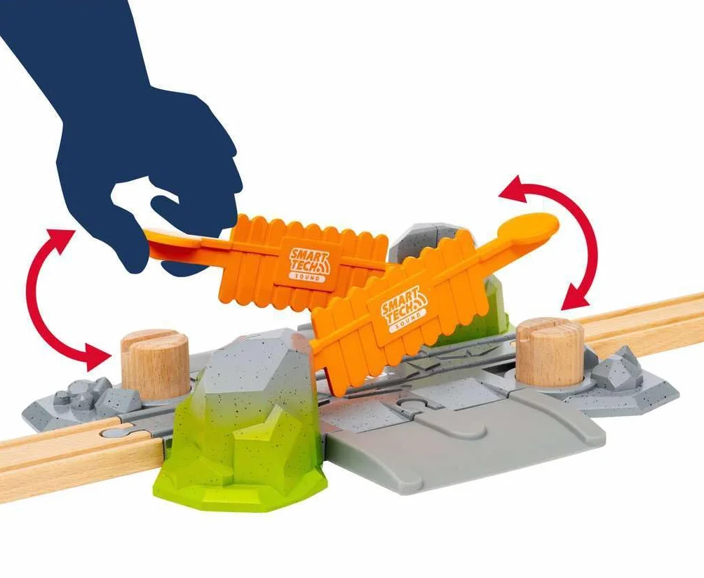 BRIO 33965 Smart Tech Sound Abenteuer-Bahnübergang - Kompatibel mit der Smart Tech Sound Reihe von BRIO - Interaktives Spielzeug empfohlen ab 3 Jahren