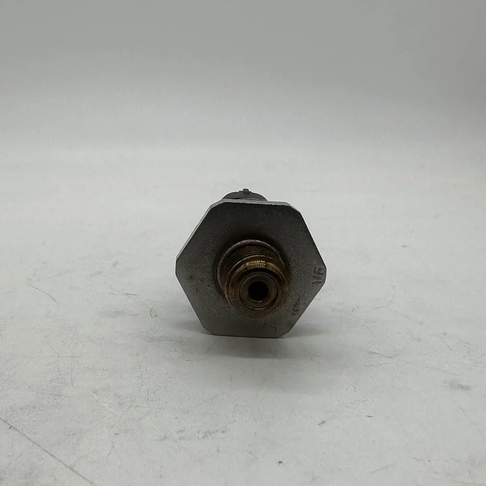 1/4 SZTUK 0281002522 0281006186 0281006022 Czujnik ciśnienia paliwa Common Rail 0281002909 do BMW serii 3 5 7 dla Iveco dla Fiata dla DUCATO