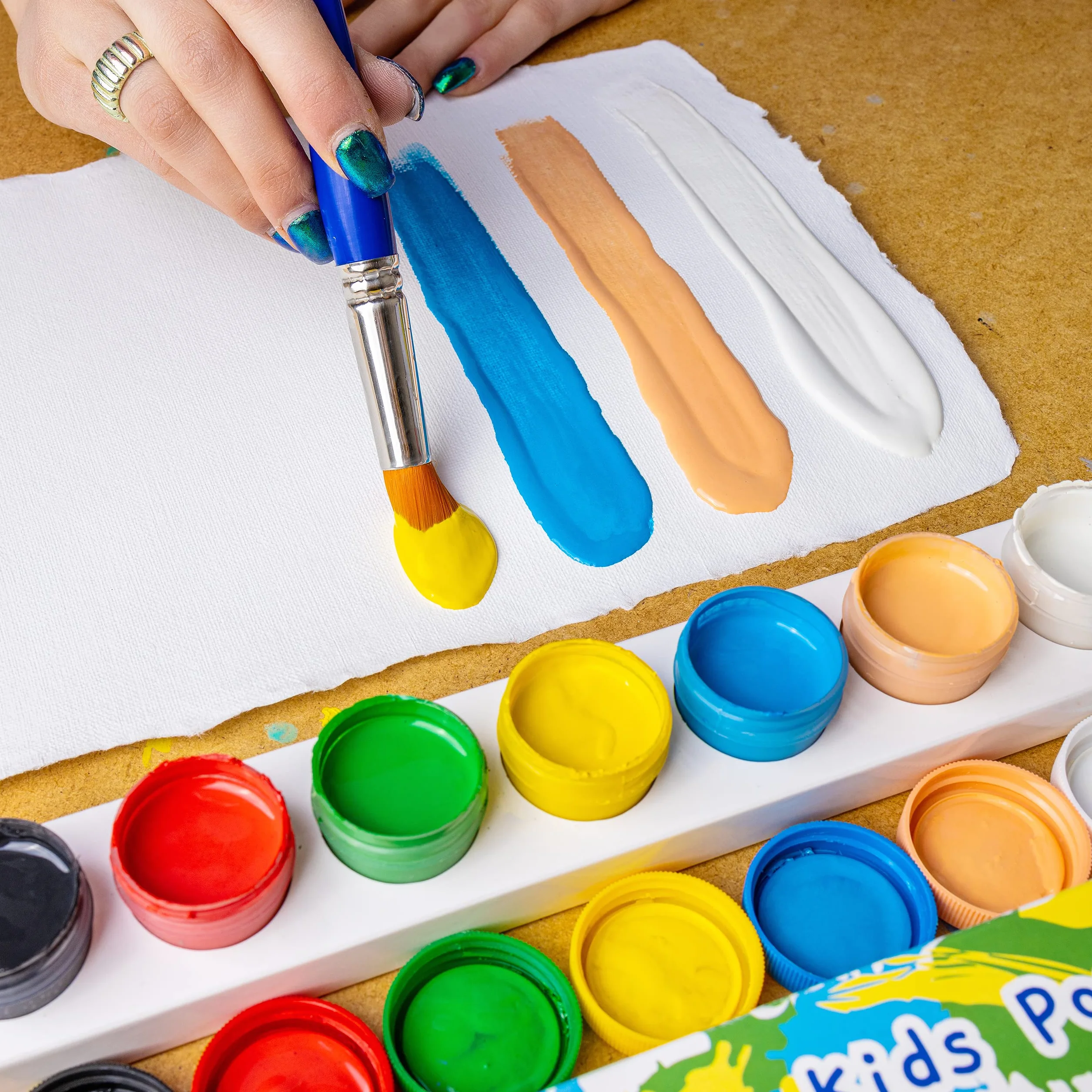 Creative Deco Zestaw Farb Plakatowych dla Dzieci | 20 ml x 6 + 1 Różnokolorowych Słoiczków | Nietoksyczne | Podstawowe Żywe i Intensywne Kolory | Idealne Dla Początkujących Dzieci Studentów i Artystów