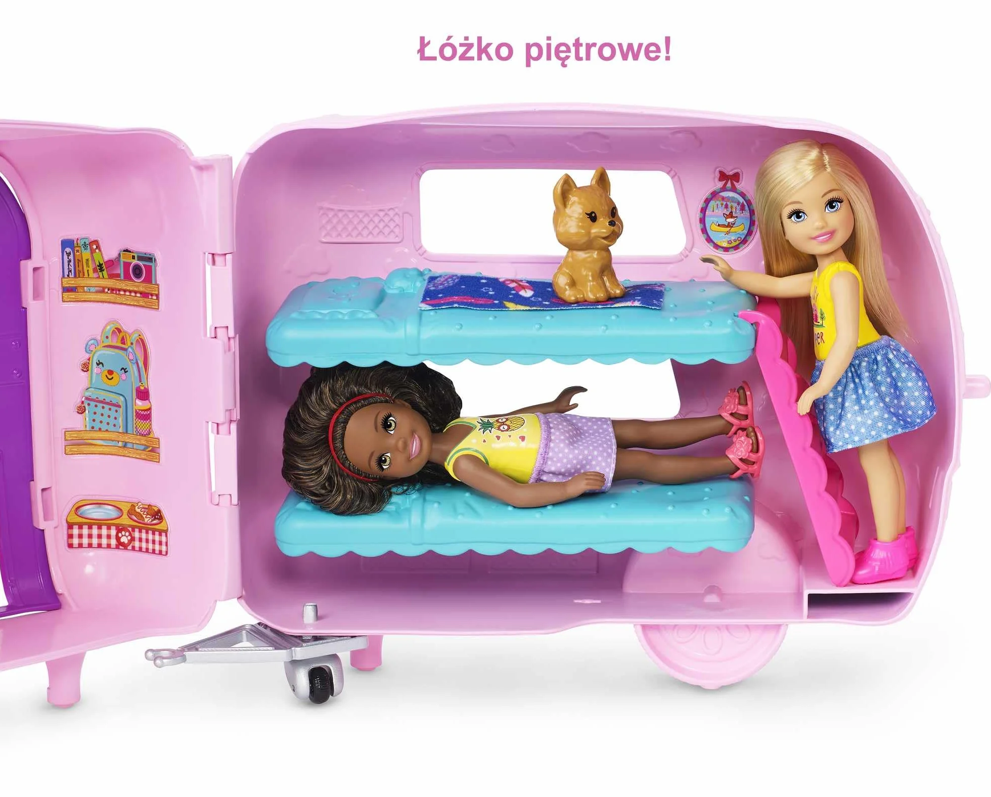 Barbie Zestaw do zabawy z przyczepą kempingową, lalką Chelsea , szczeniaczkiem, samochodem, paleniskiem, gitarą i 10 akcesoriami, prezent dla dzieci w wieku od 3 do 7 lat, FXG90
