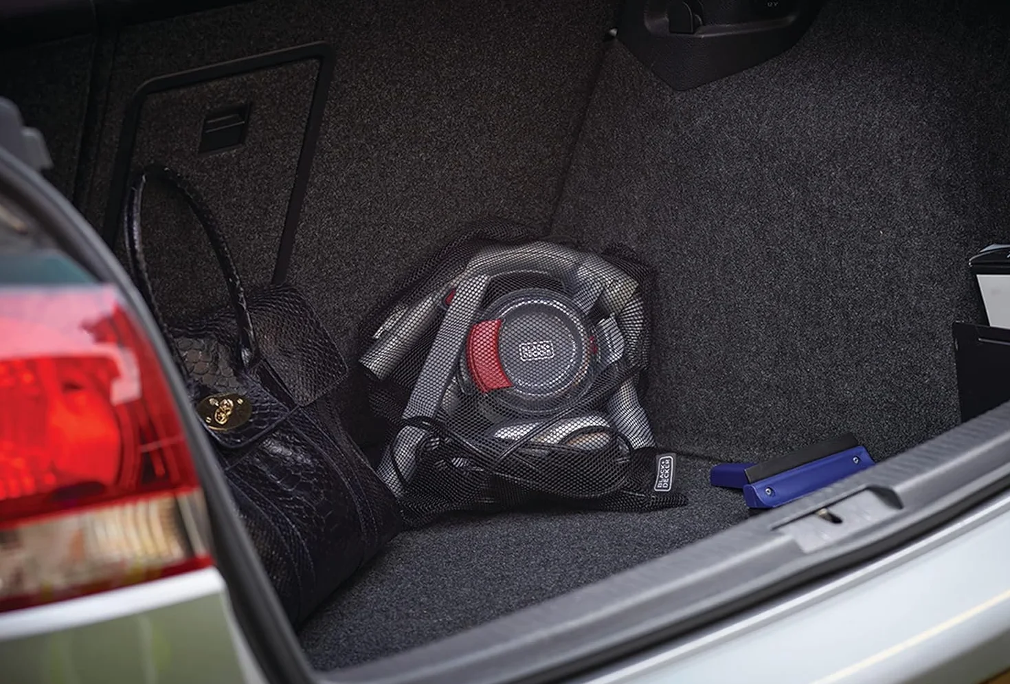 Black & Decker, Odkurzacz samochodowy 12V Flexi + akcesoria i torba, PD1200AV-XJ