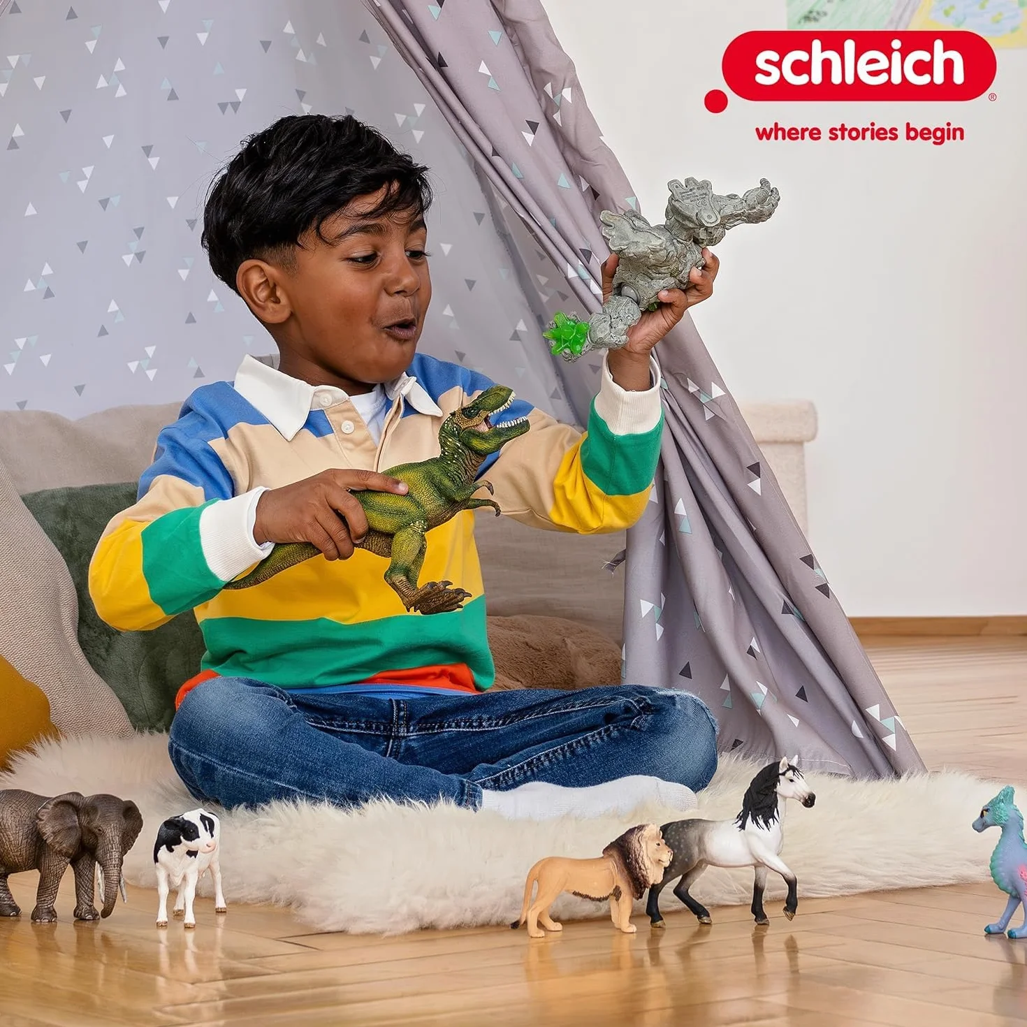 schleich HORSE CLUB | Transporter dla koni 42619 | z boksem, 3 końmi, Lisą, jej rodzicami i akcesoriami | idealny prezent dla dziewczynek i chłopców | zabawka z końmi od 5 lat | zestaw 227 elementów
