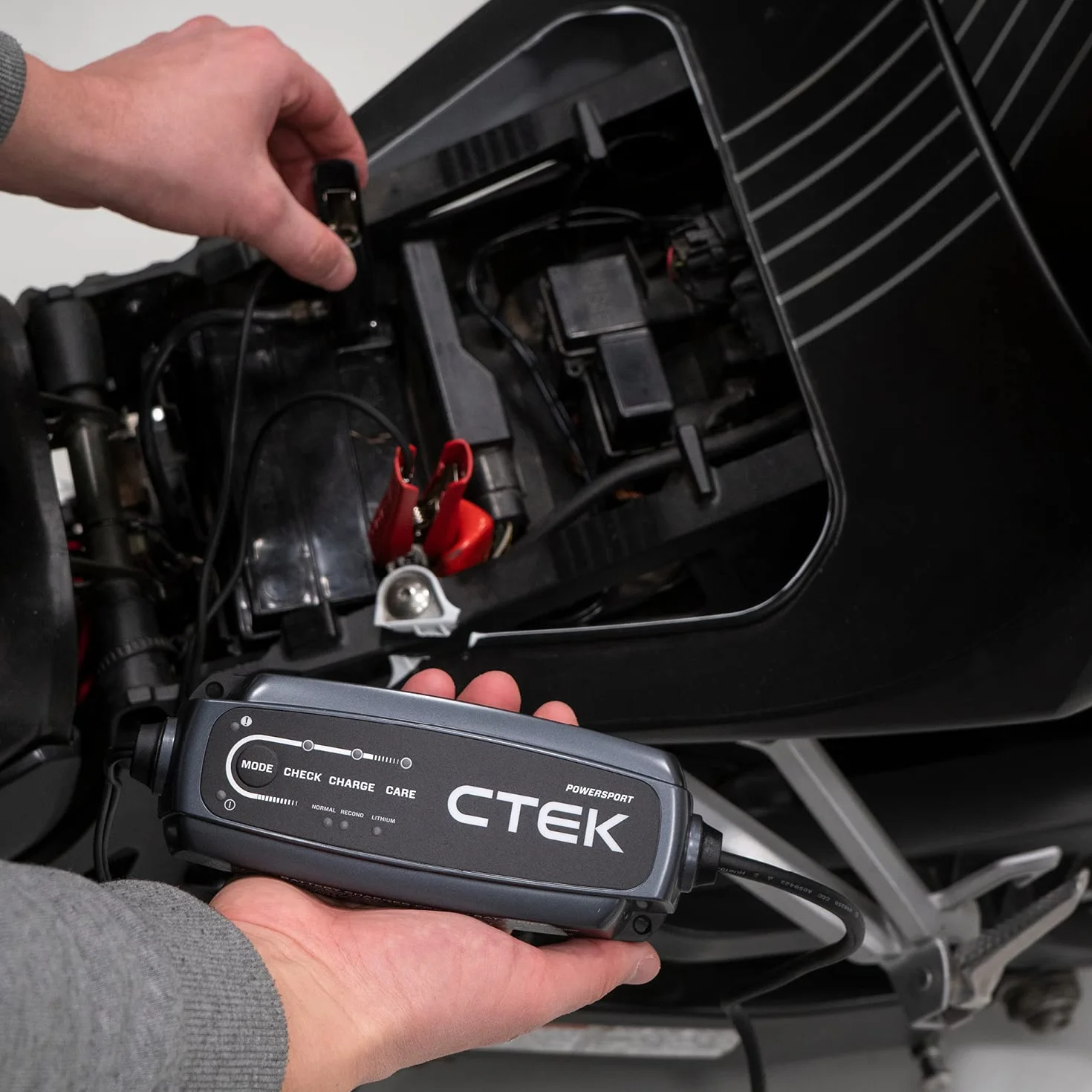 CTEK 40-310 Ładowarka do akumulatorów z adapterem