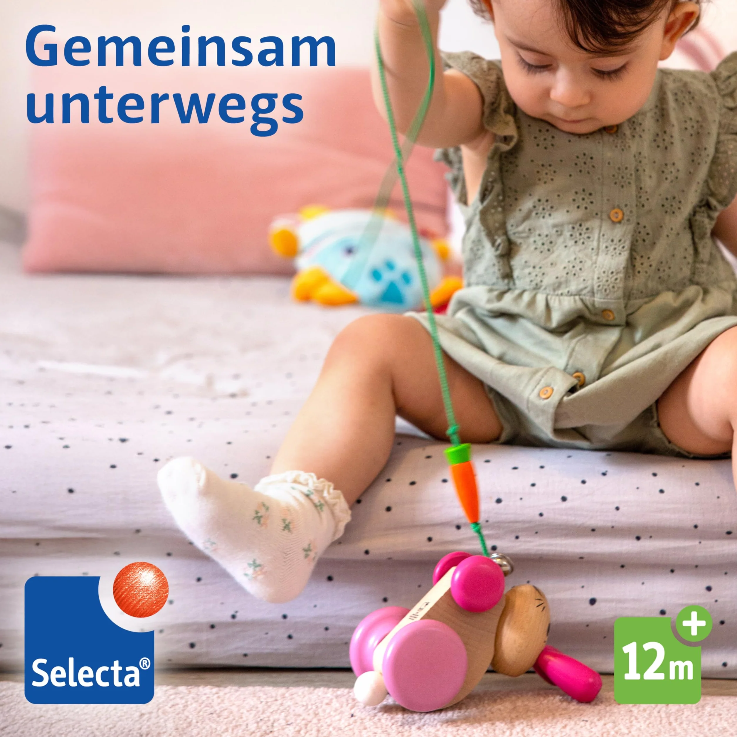 Selecta 62023 Królik Hanna Hoppel, drewniana zabawka do ciągnięcia, 13 cm