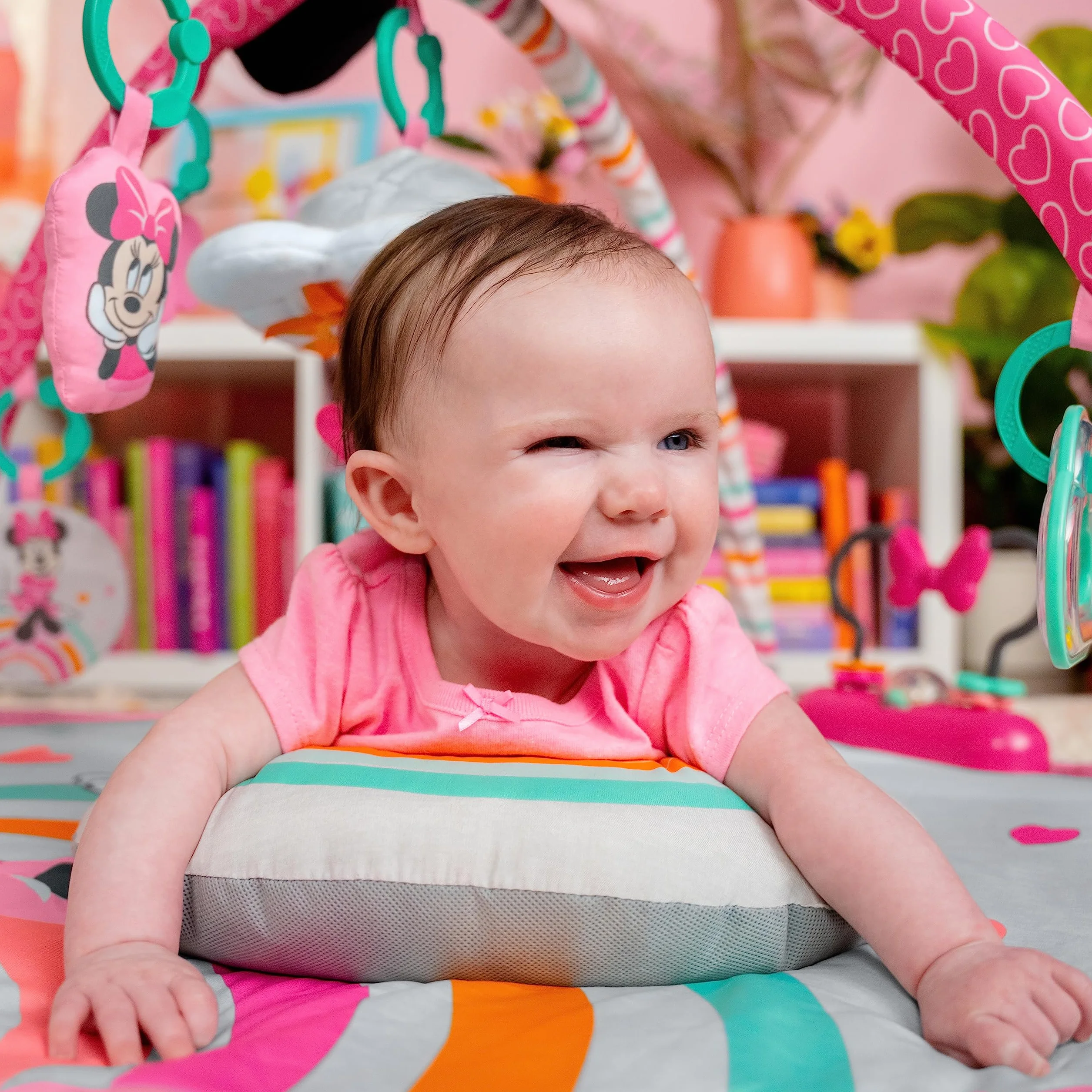 Bright Starts, Disney Baby MINNIE MOUSE Forever Besties z muzyką i światłami, róża, noworodki i nie tylko