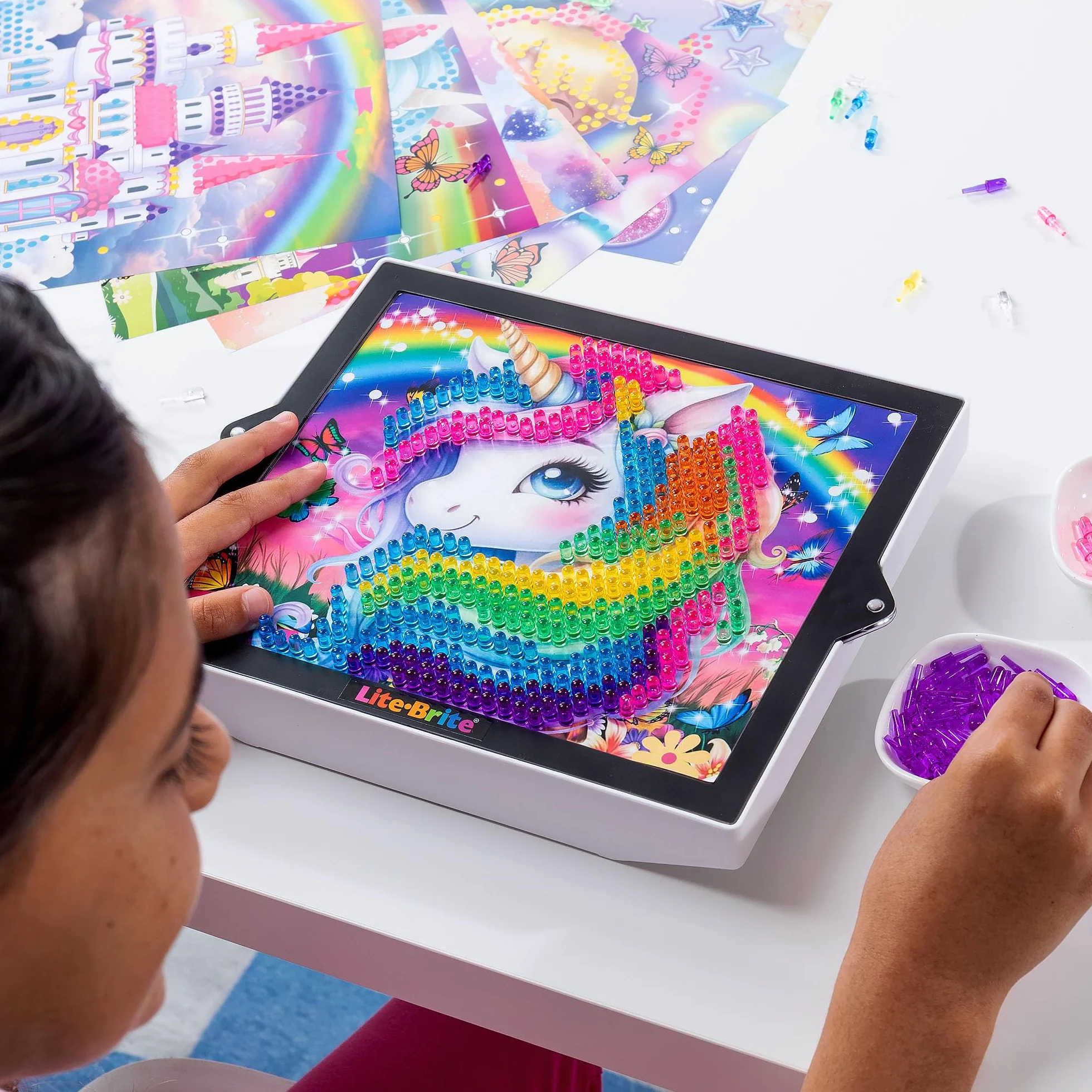 Basic Fun Lite-Brite Colour Pop Rainbow Dreams – Kreatywna gra swietlna teczowa z kolorowymi kolkami