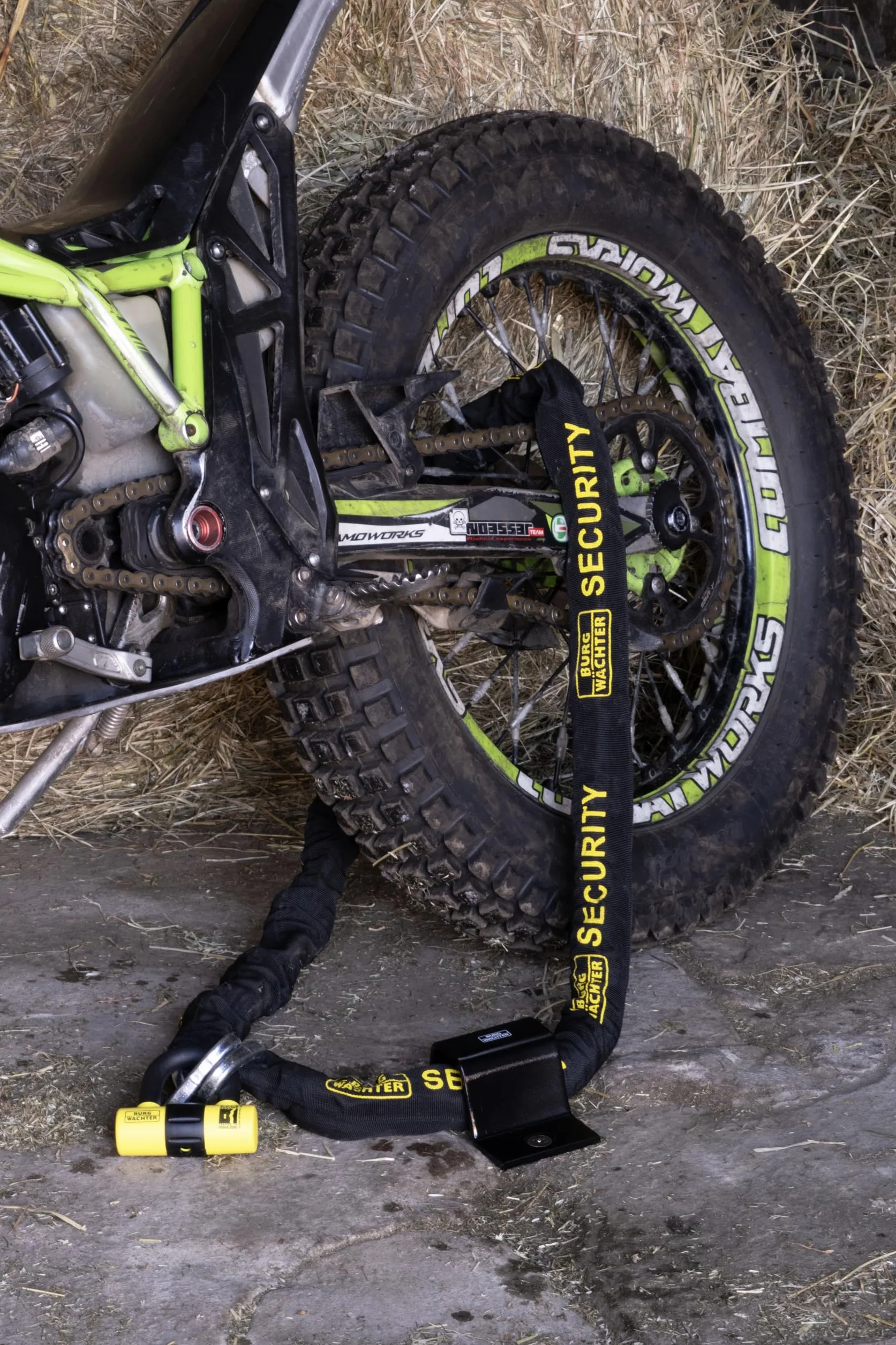 Burg-Wachter 12 mm 2 m sprzedany łańcuch zabezpieczający motocykl złoty zamek, czarny