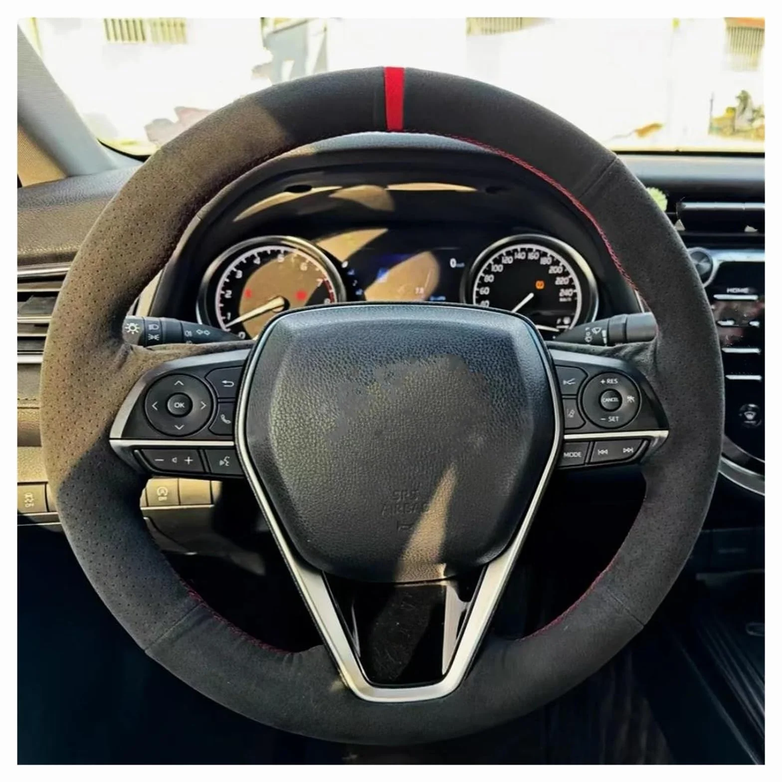 Pokrowiec na kierownicę z ręcznie szytego zamszu, antypoślizgowy, do Toyota Corolla, RAV4 (2019-2022) i Camry (2018-2022), z niebieską nicią