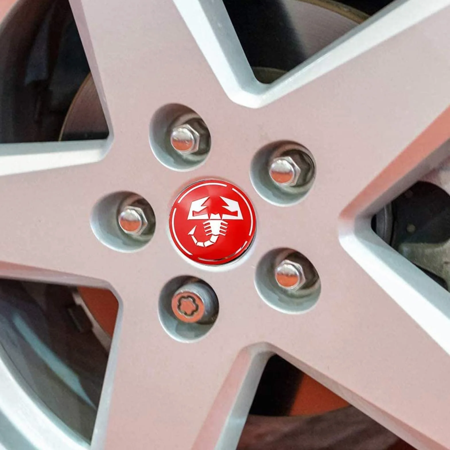 SGW Naklejki na piasty koła, 4 szt. emblemat skorpiona ze stopu aluminium do Fiata Abarth, materiał ABS, czerwony i biały, 56 mm