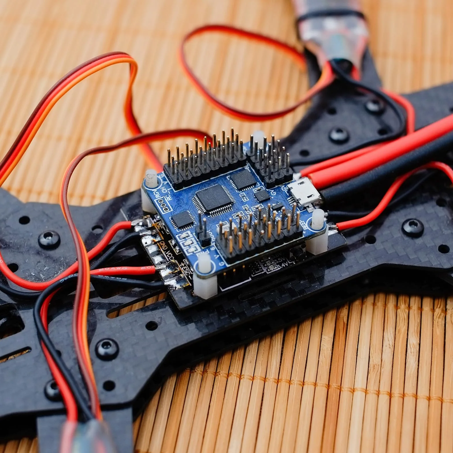 QUARKZMAN RC kulki gumowe antywibracyjne do RC F4 F7, kontroler lotu, Gimbal M3,5 x 13 mm, kulki amortyzujące wstrząsy, modele RC DIY akcesoria do dronów (niebieskie), opakowanie 36 sztuk