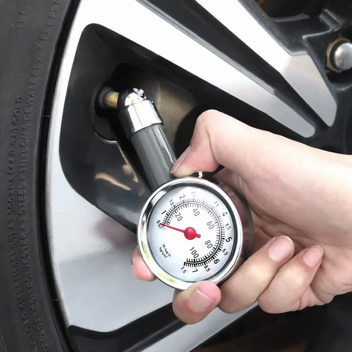 Ciśnieniomierz w oponach z 4 wentylami samochodowymi, miernik ciśnienia w oponach, precyzyjny miernik ciśnienia w oponach 0-100 psi, do samochodu, roweru i motocykla