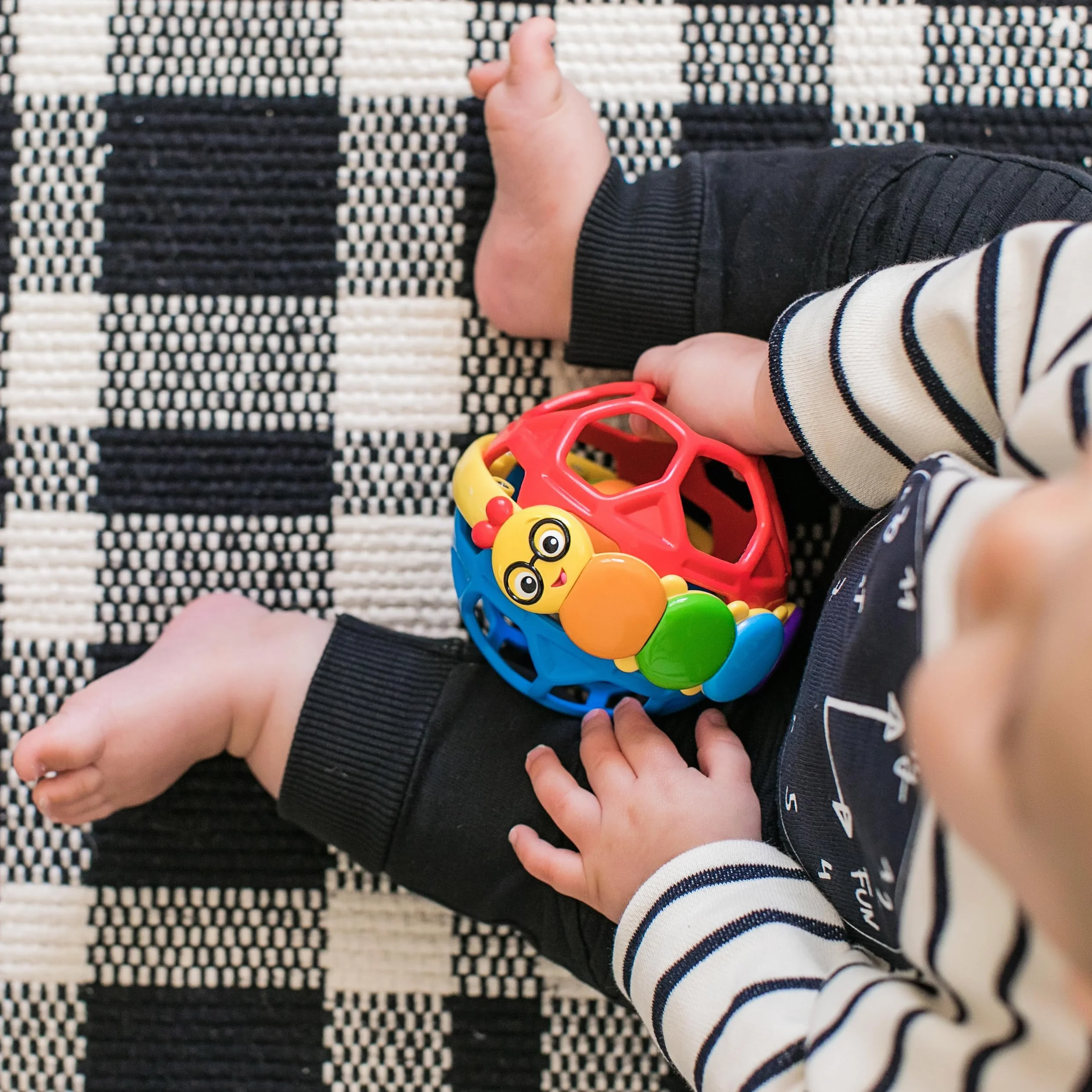 Baby Einstein Bendy Ball Easy Grasp Oball grzechotka bez BPA, dla dzieci w wieku od 3 miesięcy
