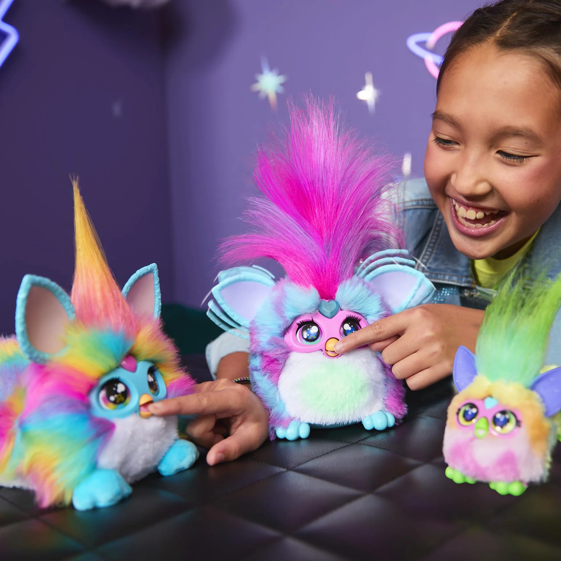 Interaktywna pluszowa zabawka elektroniczna Furby Vibes Blue Razz dla dziewczynek i chłopców w wieku od 6 lat