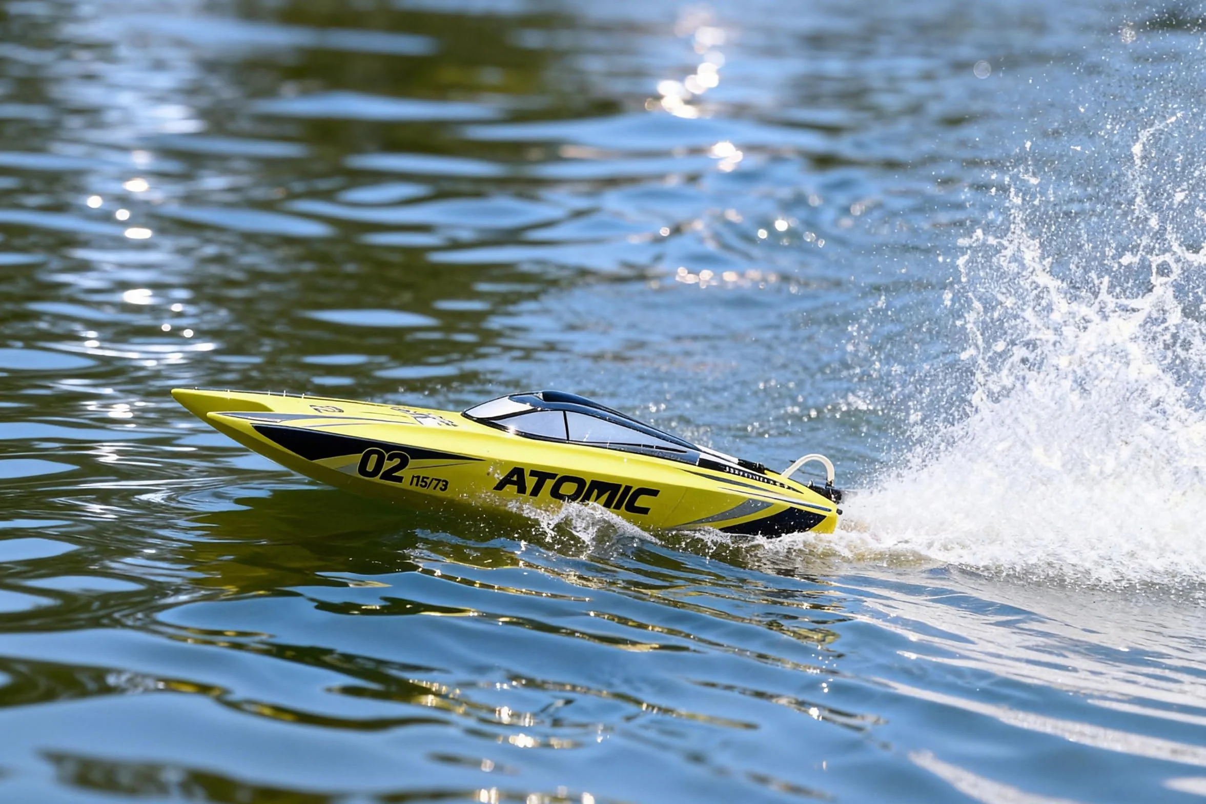 70 cm RTR duża bezszczotkowa zdalnie sterowana łódź góra 50-65 km/h 4CH 3CH RC żaglówka ze sponsorowanymi 20-punktami na basenie Big Lake Sea Electric Rc Racing Watercraft (3CH 65 km/h)
