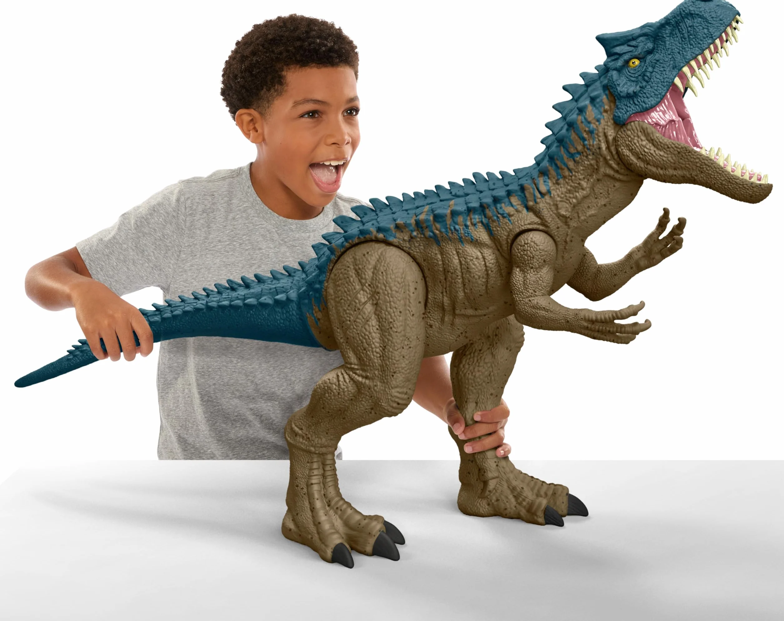 Mattel Jurassic World: Teoria chaosu Netflix - Kolosalny Allozaur Duża figurka dinozaura (96,5 cm długości) potrafiąca połknąć do 20 minifigurek, zabawka akcji, HRX53