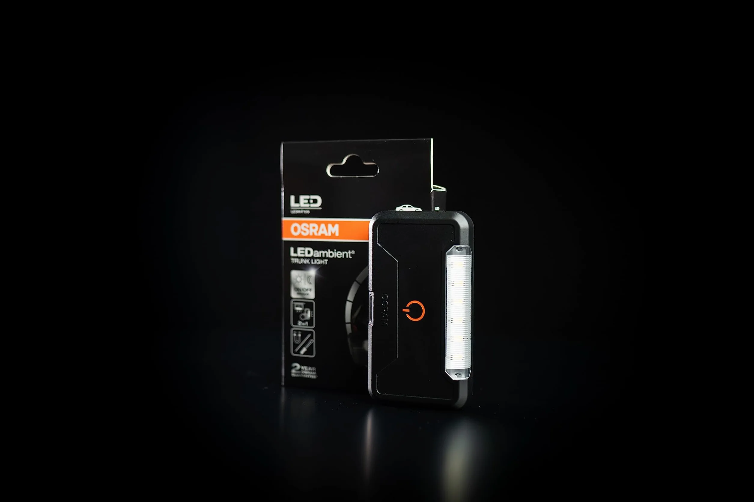 OSRAM LEDambient Trunk Light, z funkcją automatycznego oświetlenia, ładowalna i uniwersalna lampa LED bagażnika
